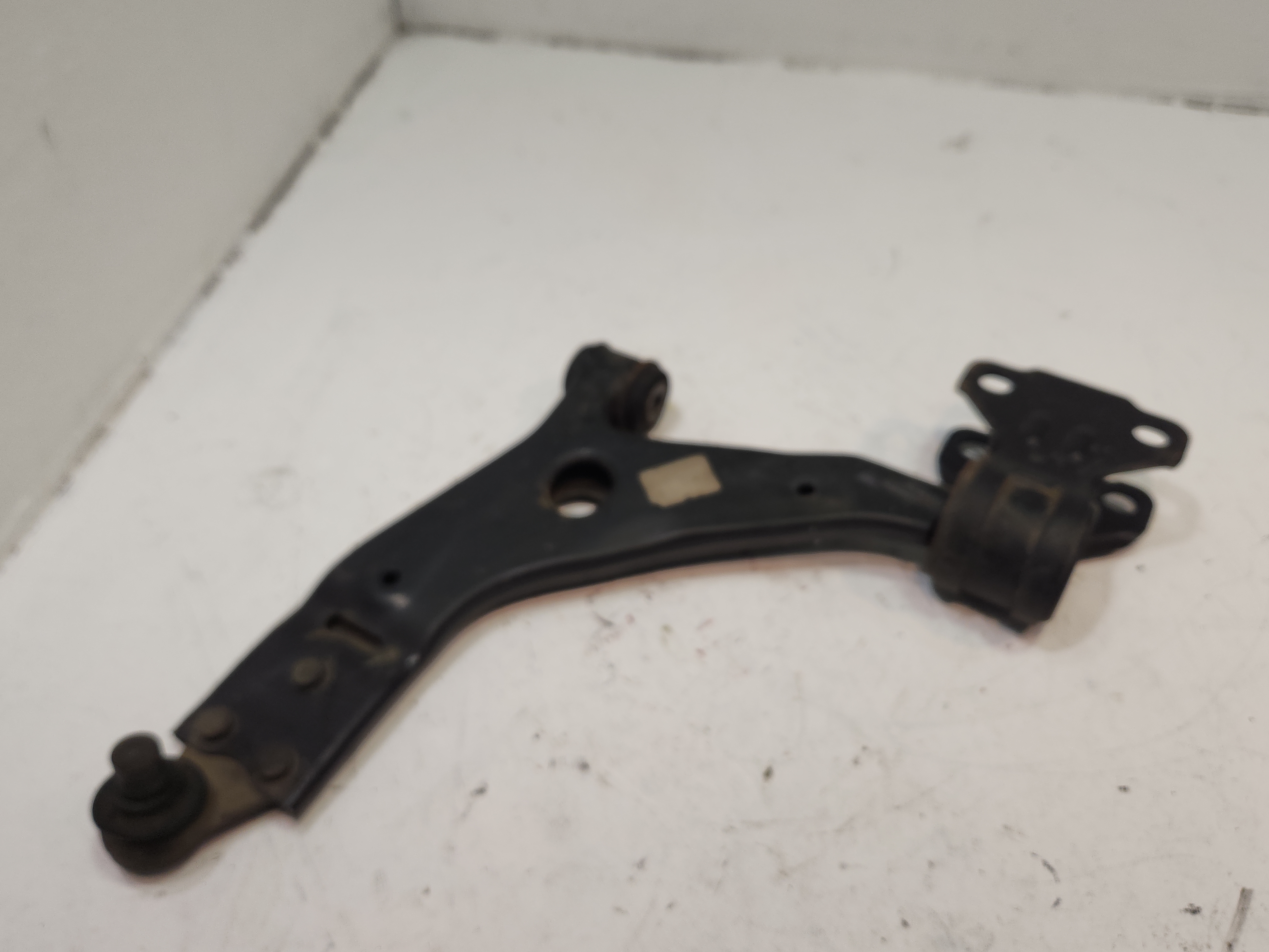2013 - 2018 FORD FOCUS FRONT LEFT DRIVER SIDE  LOWER CONTROL ARM OEM