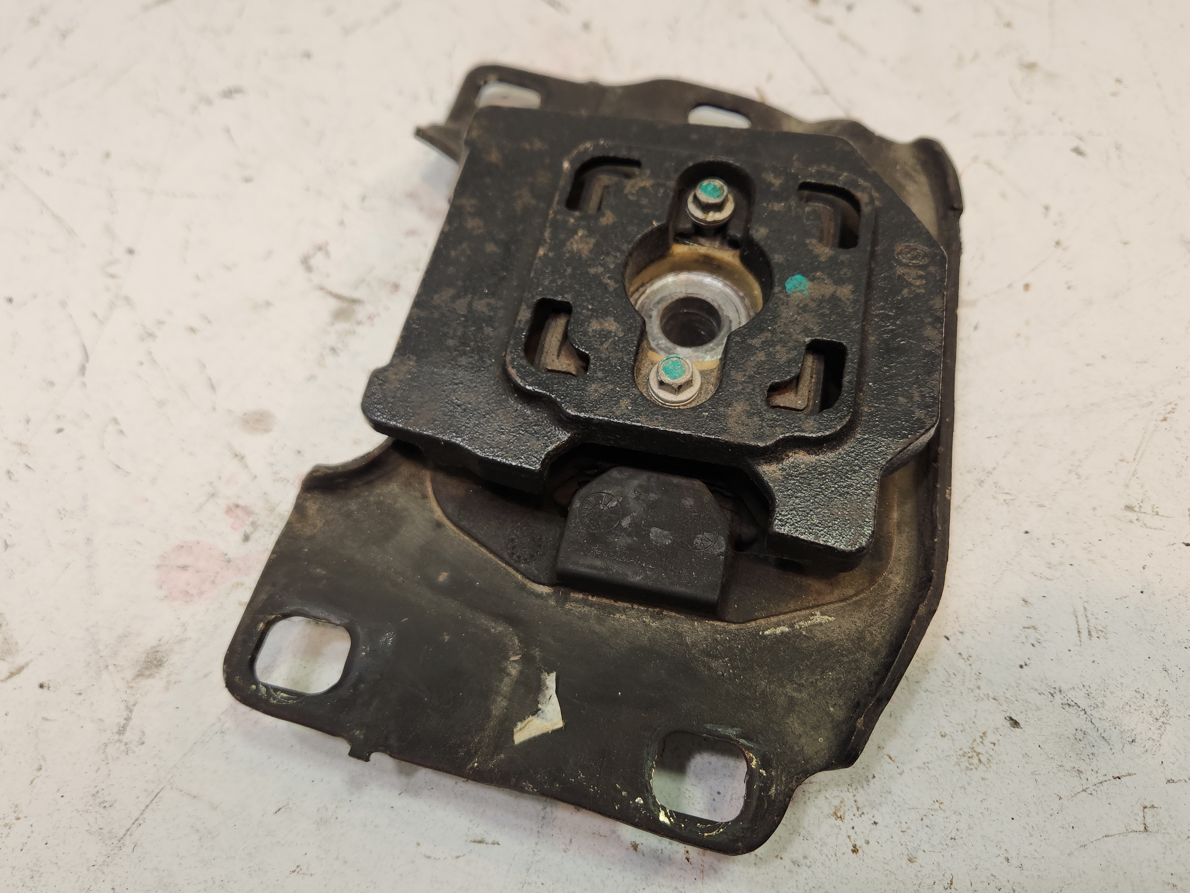 2012-2018 Ford Focus 2.0L Automatic Transmission Upper Mount OEM