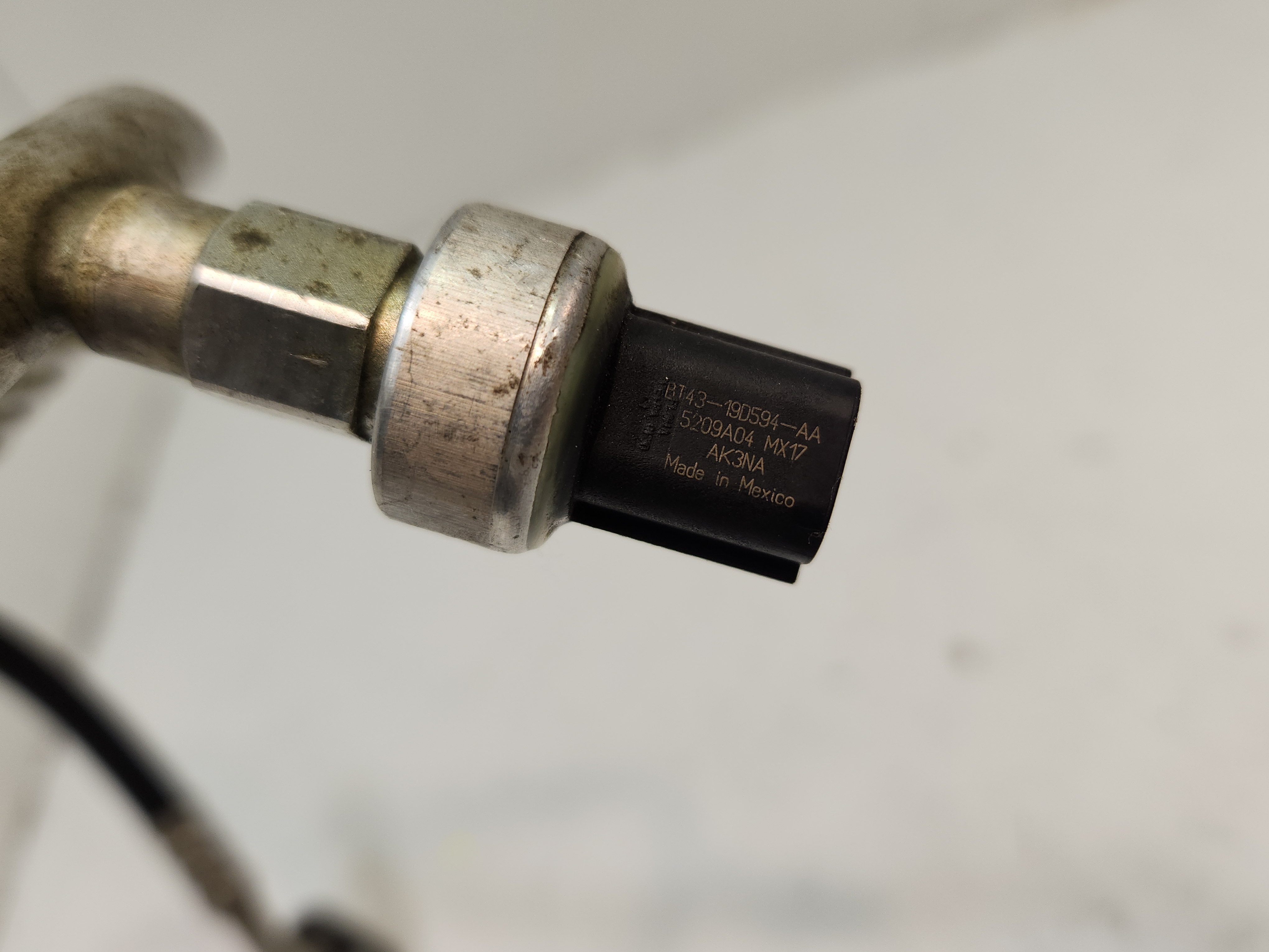 2015-2018 Ford Focus ST 2.0 TURBO A/C Discharge Liquid Hose Pipe W/Sensor OEM