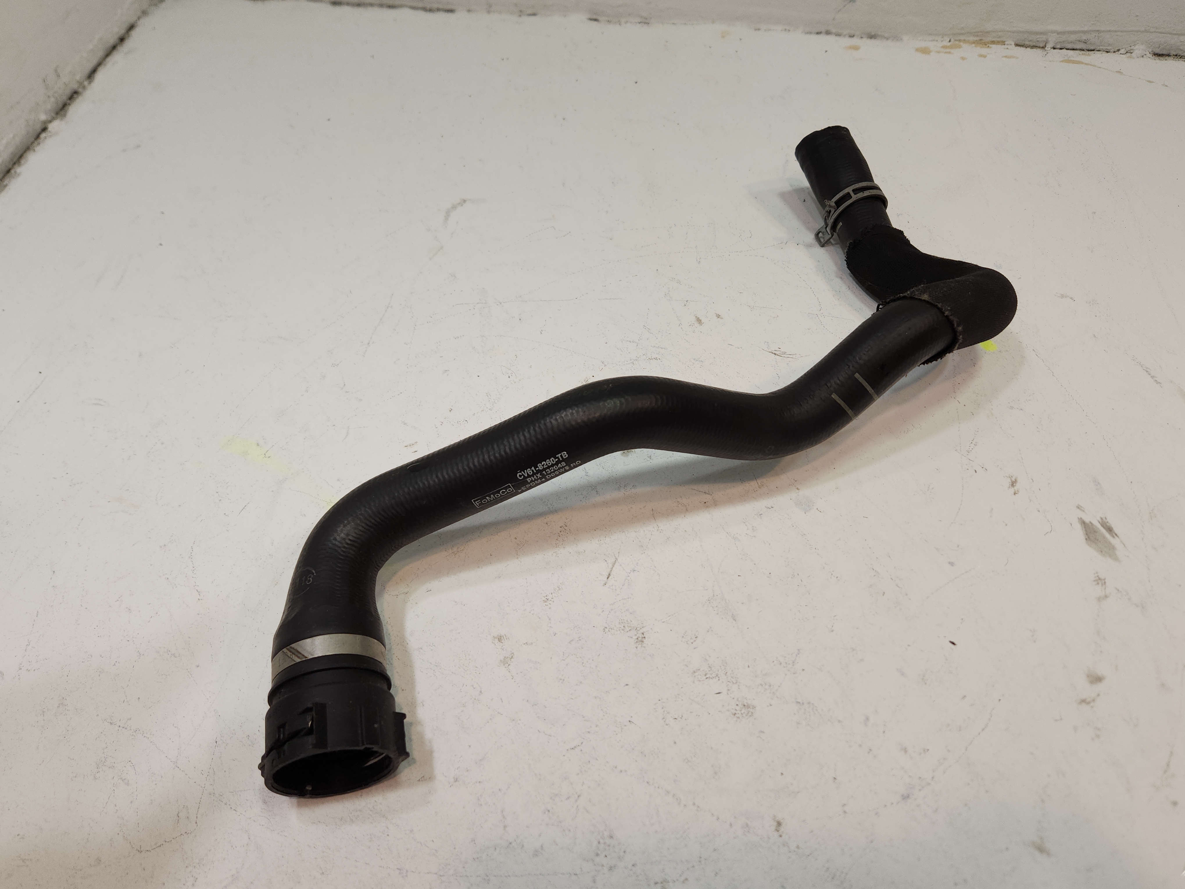 13-2018 FORD FOCUS ST 2.0L DRIVER SIDE WATER RADIATOR LOWER COOLER HOSE PIPE OEM
