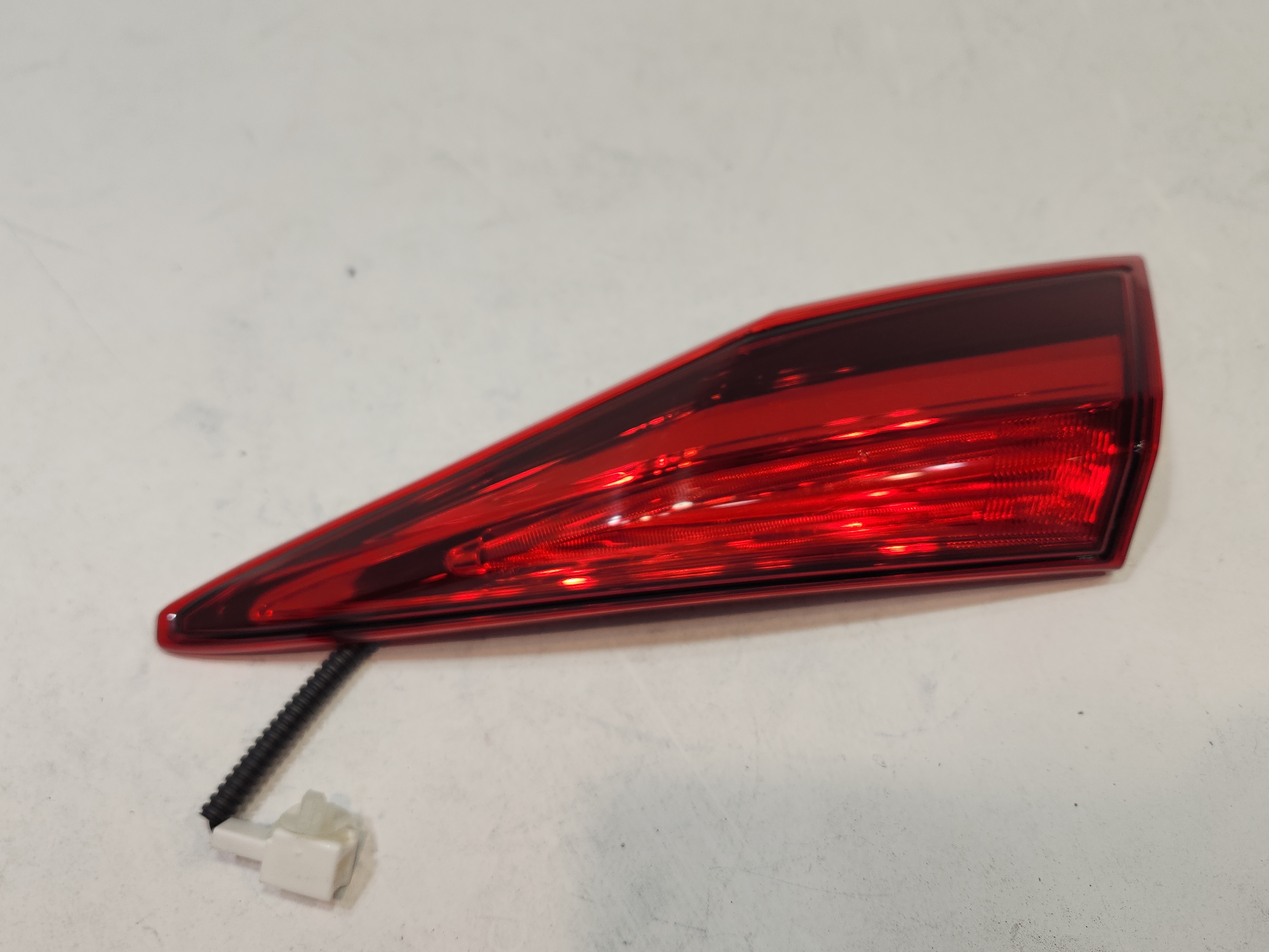 2016-2021 HONDA CIVIC REAR RIGHT PASSENGER SIDE INNER TAILLIGHT LAMP OEM