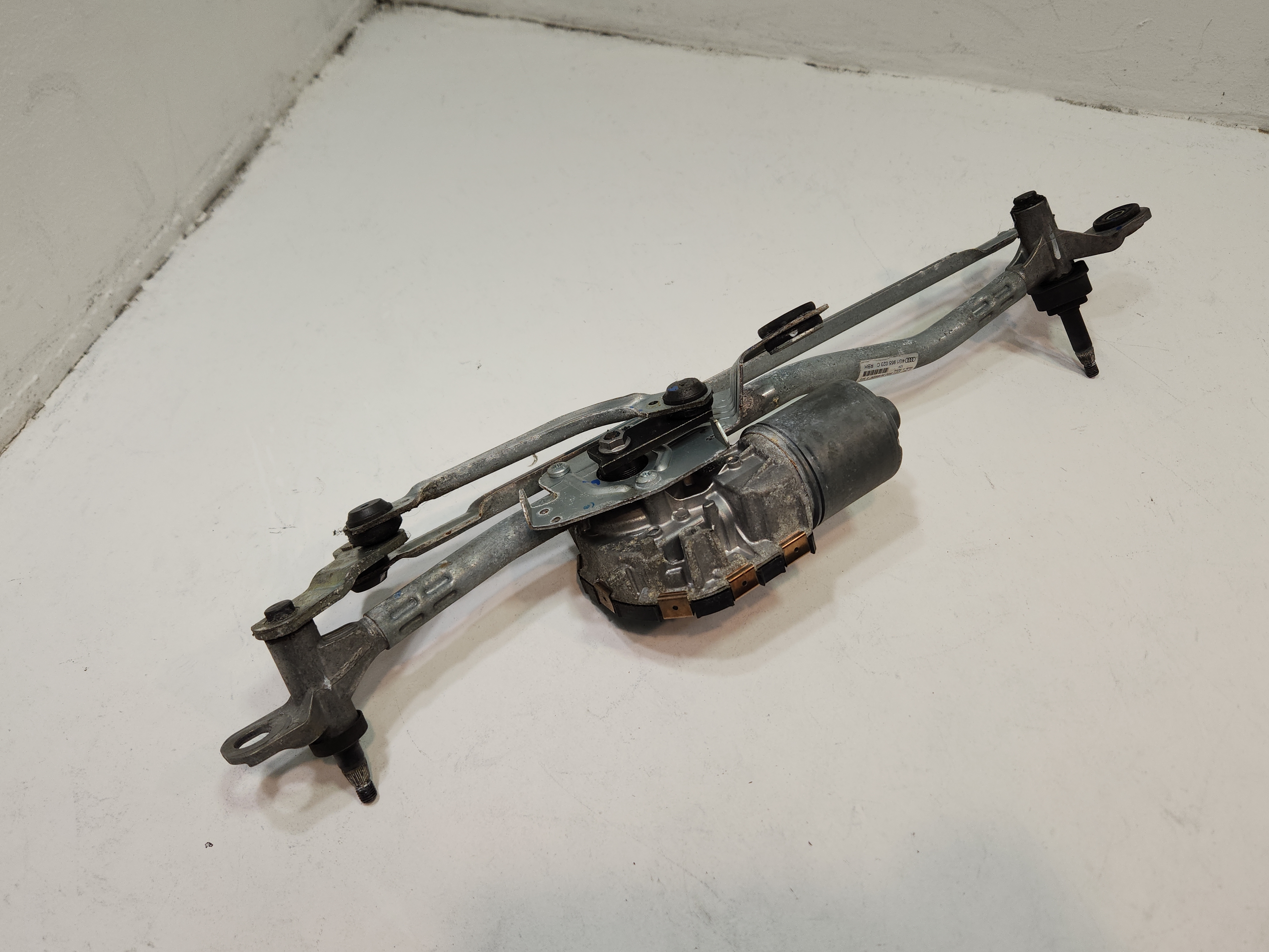 2013-2018 Audi S6 Front Windshield Wiper Transmission Linkage Assembly OEM
