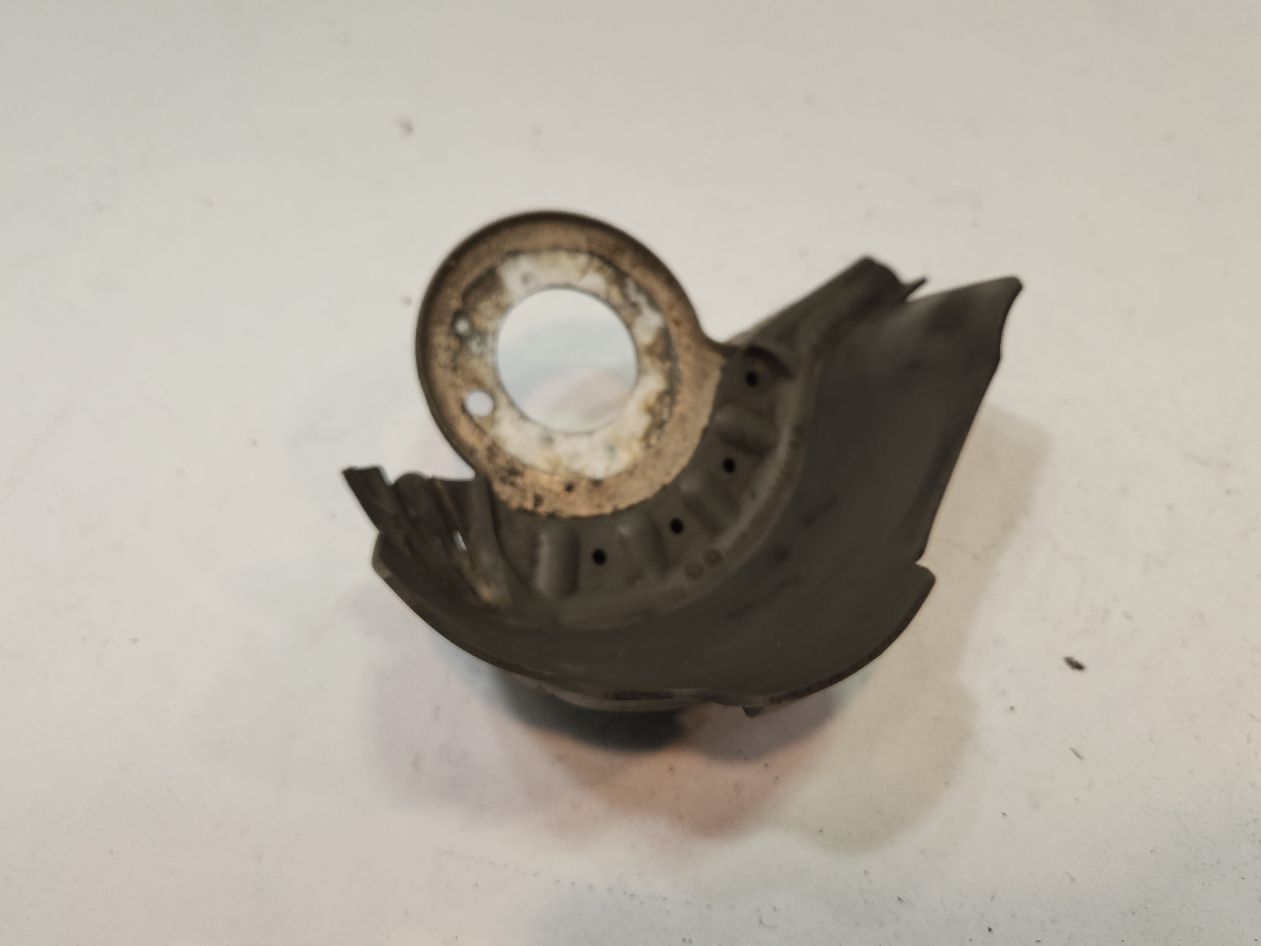 2013-2018 AUDI S6 REAR LEFT SHOCK STRUT SPRING STONE GUARD SHIELD OEM