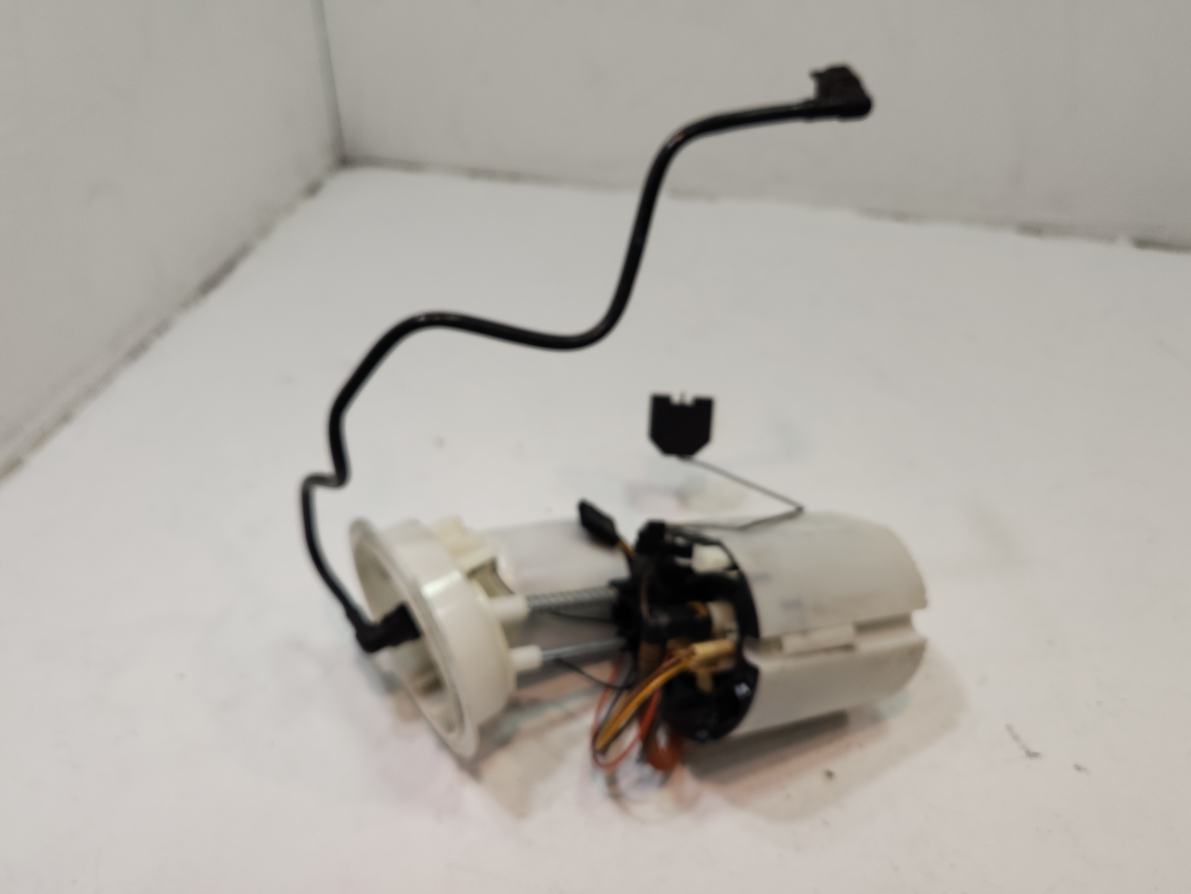 2013-2018 AUDI S6 ENGINE FUEL TANK PUMP W/ LEVEL SENSOR & FEED LINE OEM