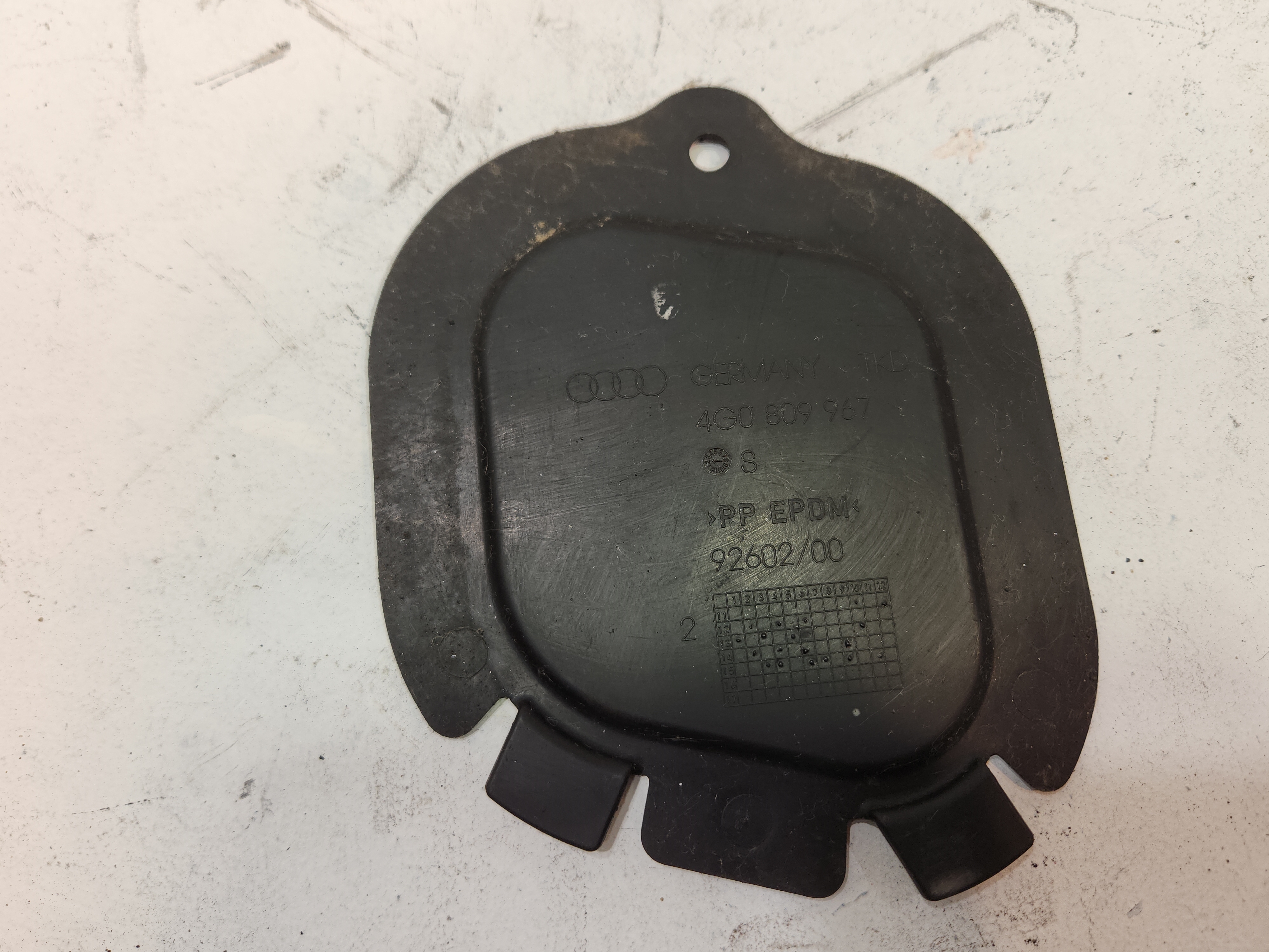 2013-2018 Audi S6 Front Left or Right Side Fender Liner Cover OEM
