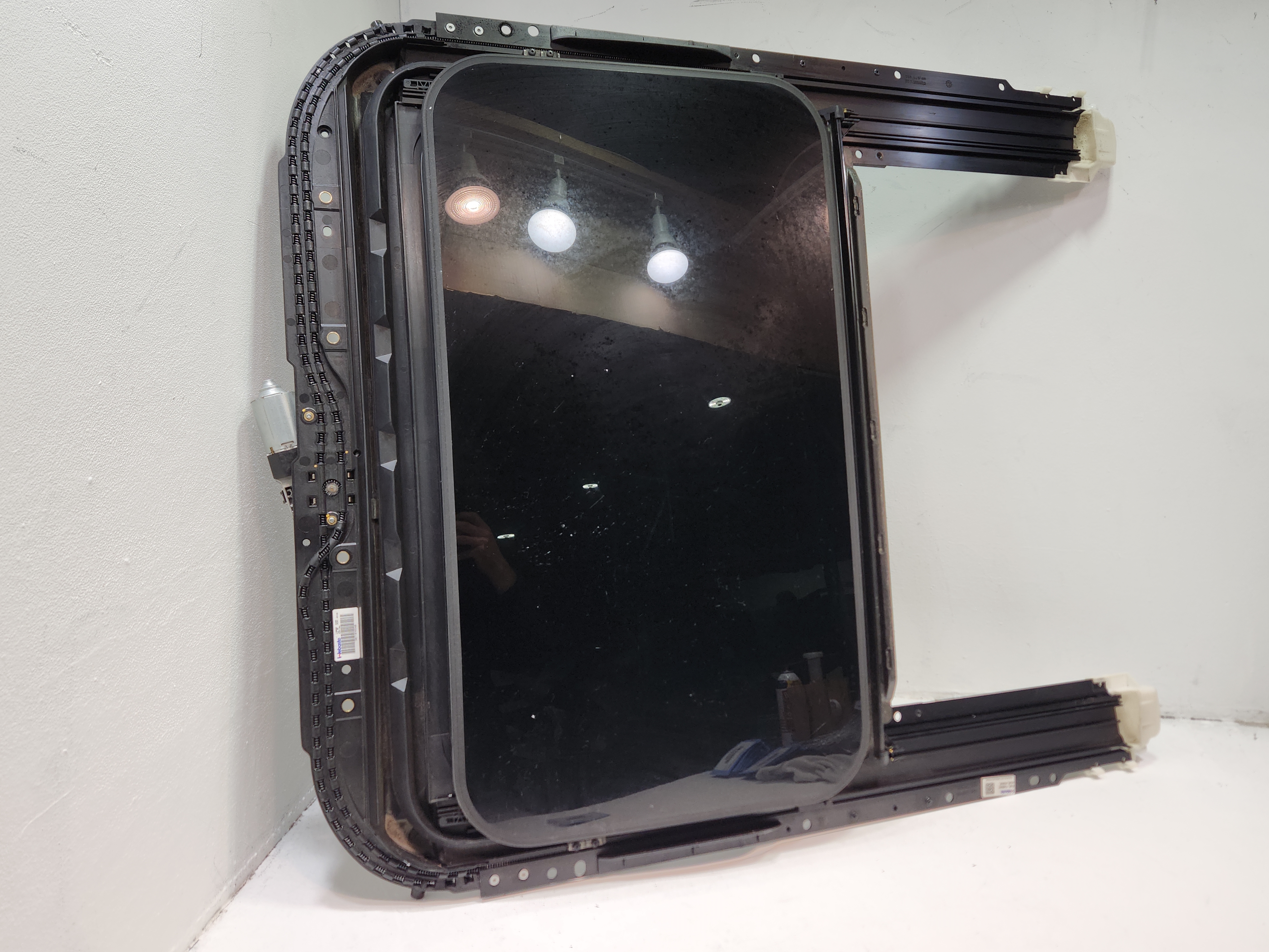 2013-2018 AUDI S6 SUNROOF FRAME WINDOW GLASS W/ MOTOR SUN SHADE OEM