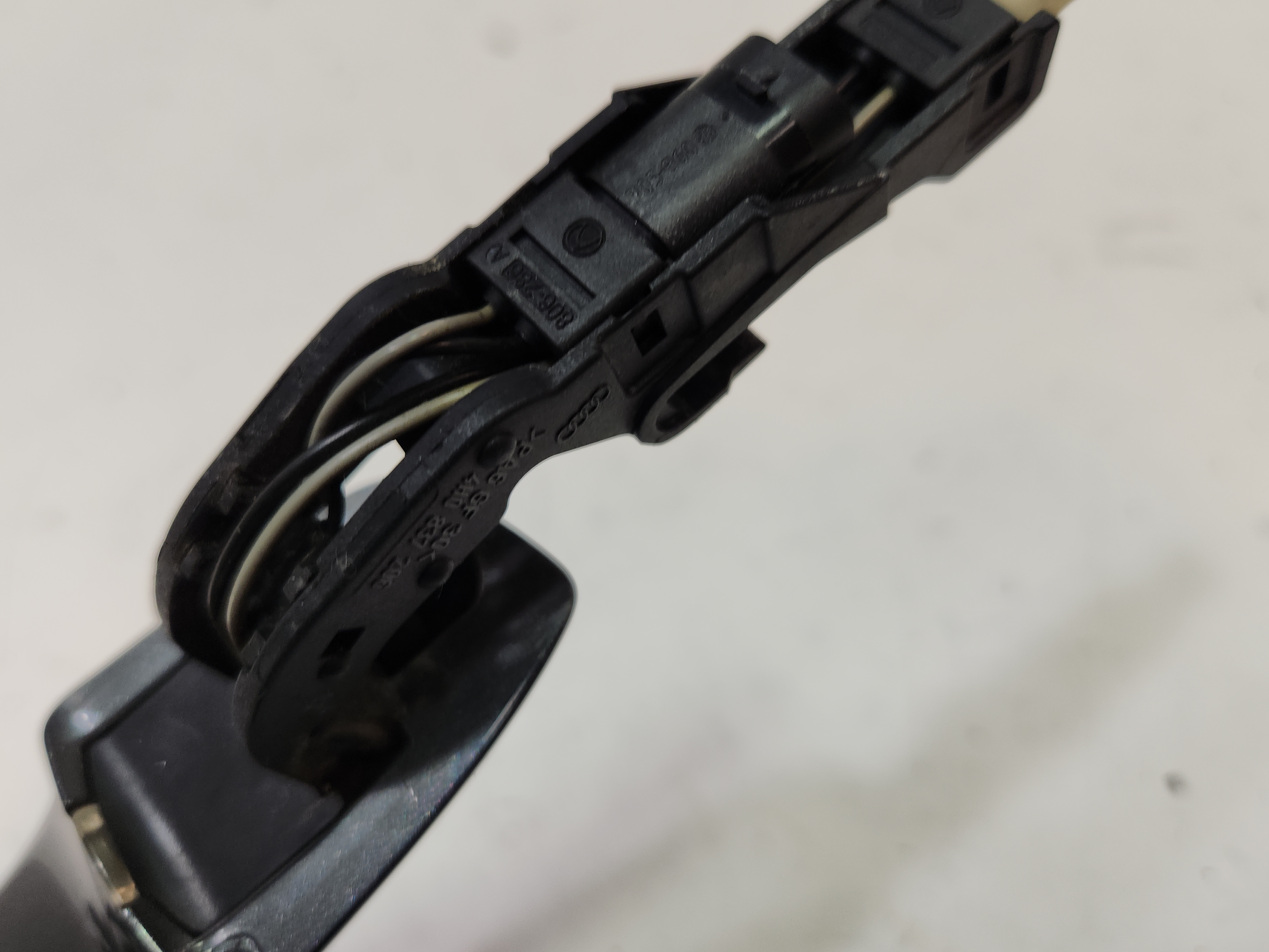 2015-2018 Audi S6 Rear or Front Passenger Side Door Handle Outer OEM
