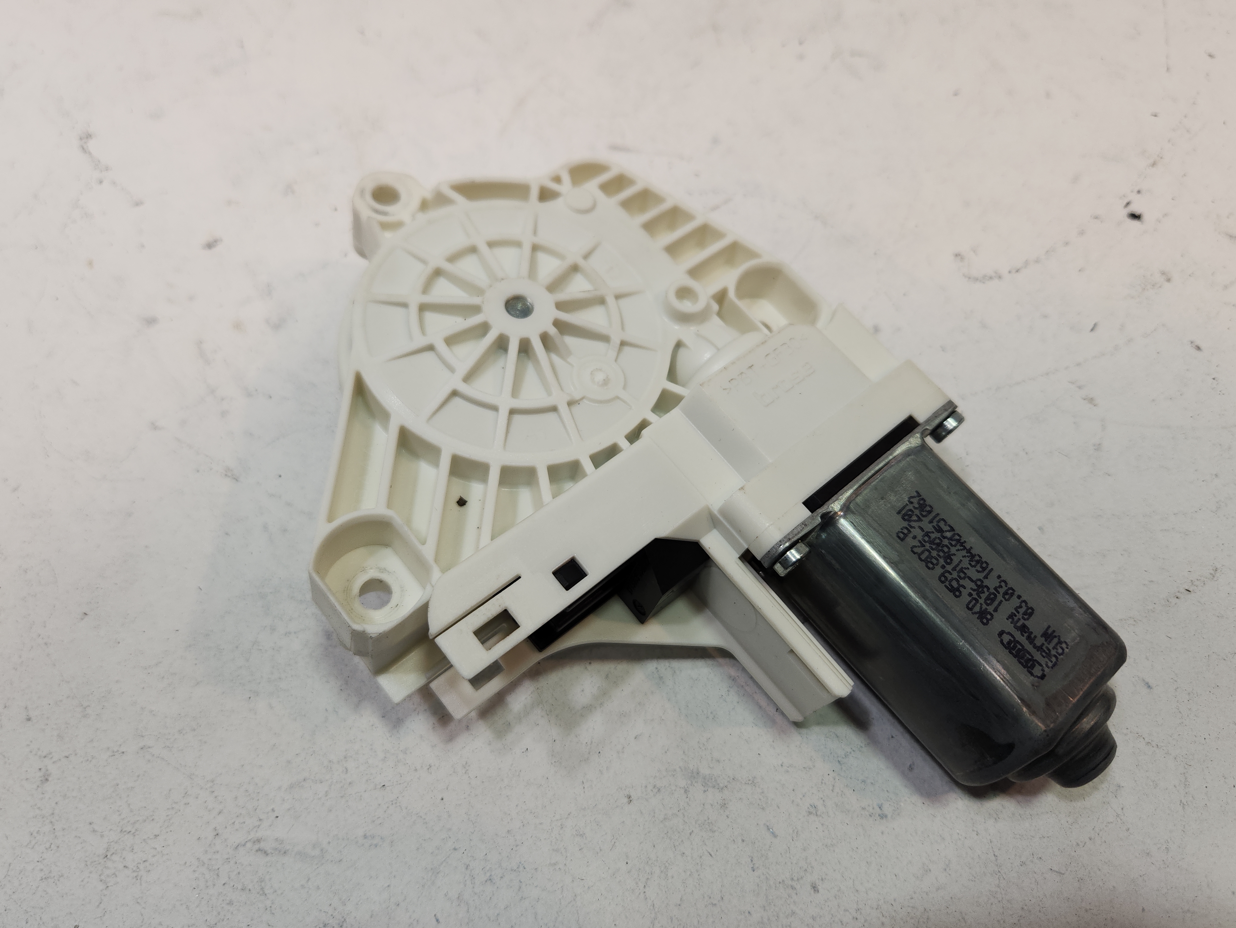 2015-2018 Audi Q3 Front Right Passenger Side Door Window Regulator Motor OEM