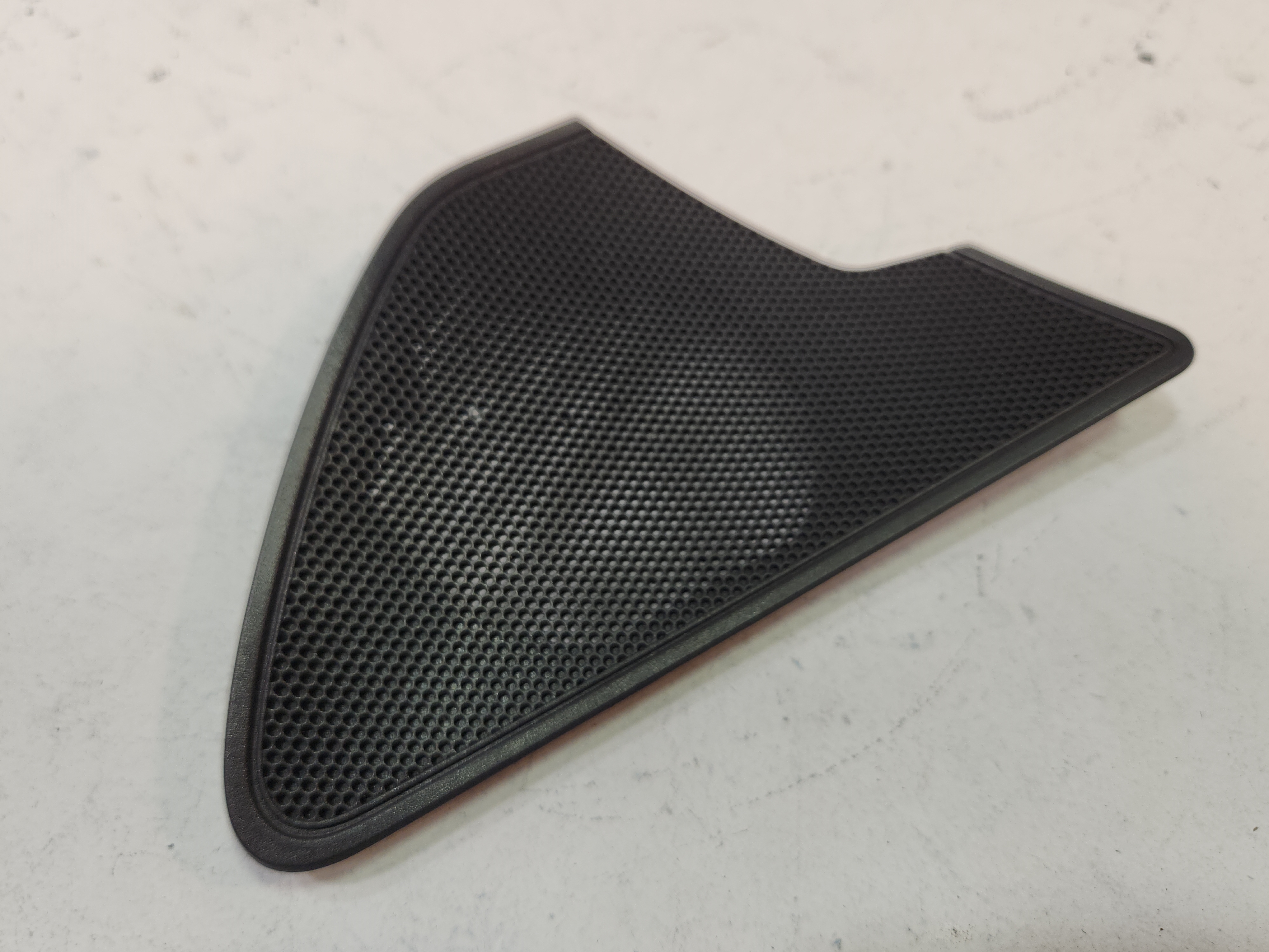 2013-2018 AUDI S6 FRONT PASSENGER SIDE DOOR UPPER BOSE SPEAKER COVER GRILLE OEM