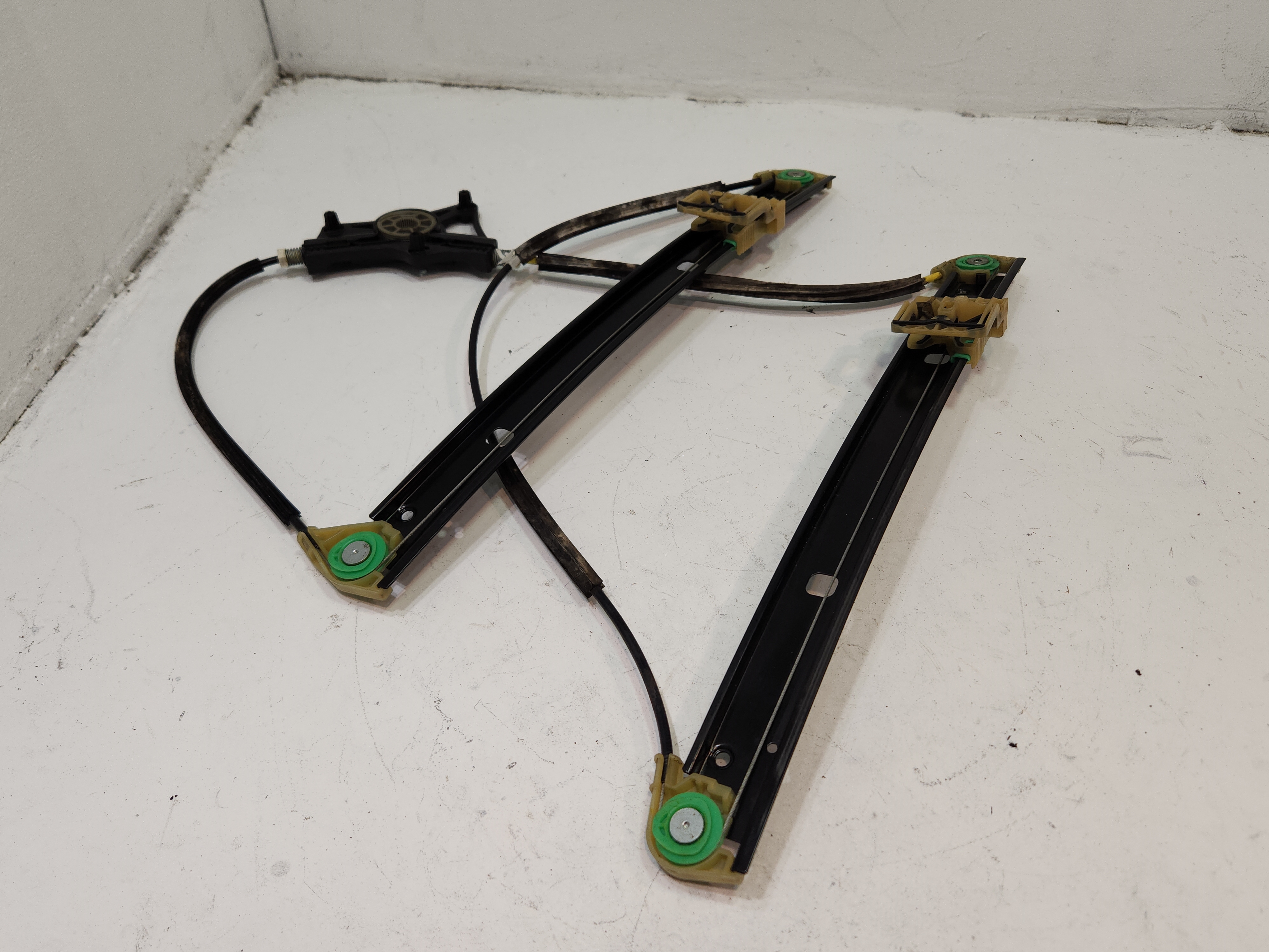 2013 - 2018 AUDI S6 FRONT RIGHT PASSENGER SIDE DOOR WINDOW REGULATOR OEM