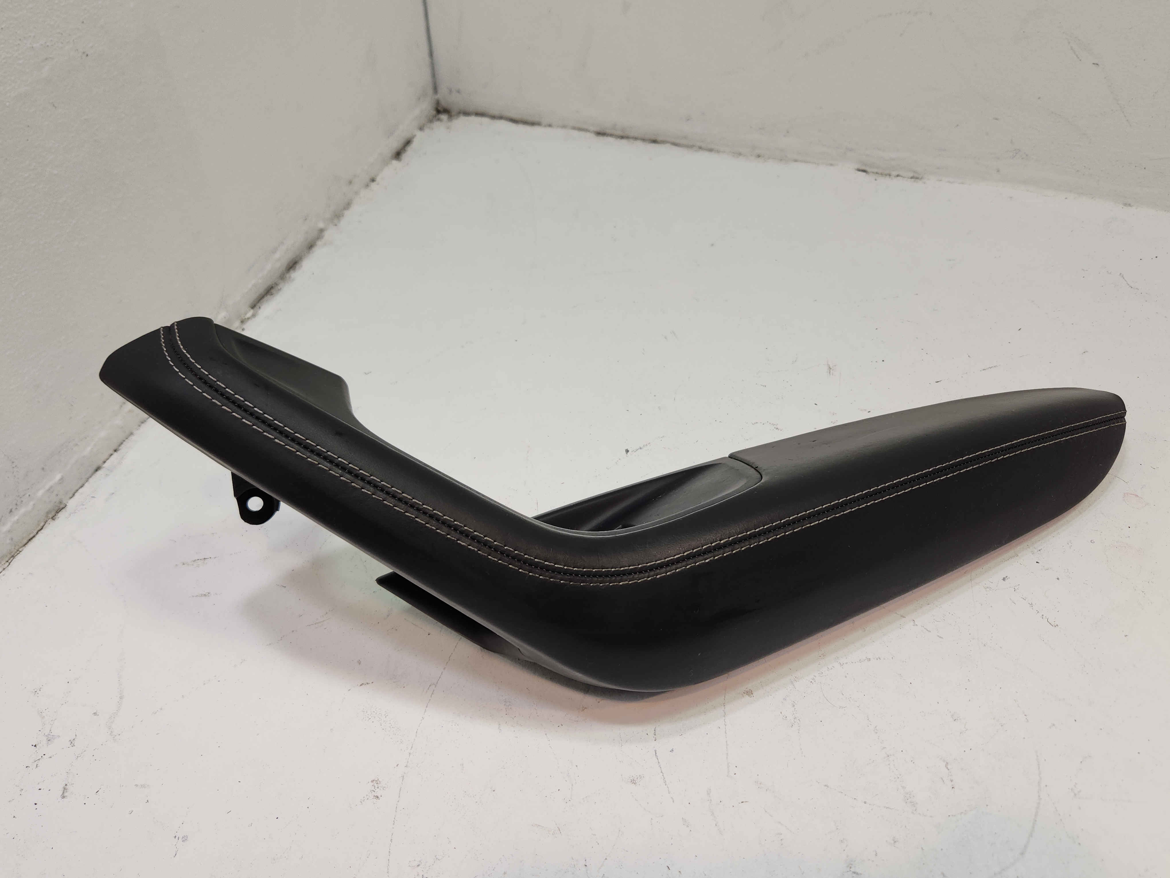 13-2018 AUDI S6 FRONT PASSENGER SIDE DOOR ARMREST & PANEL PULL HANDLE TRIM OEM
