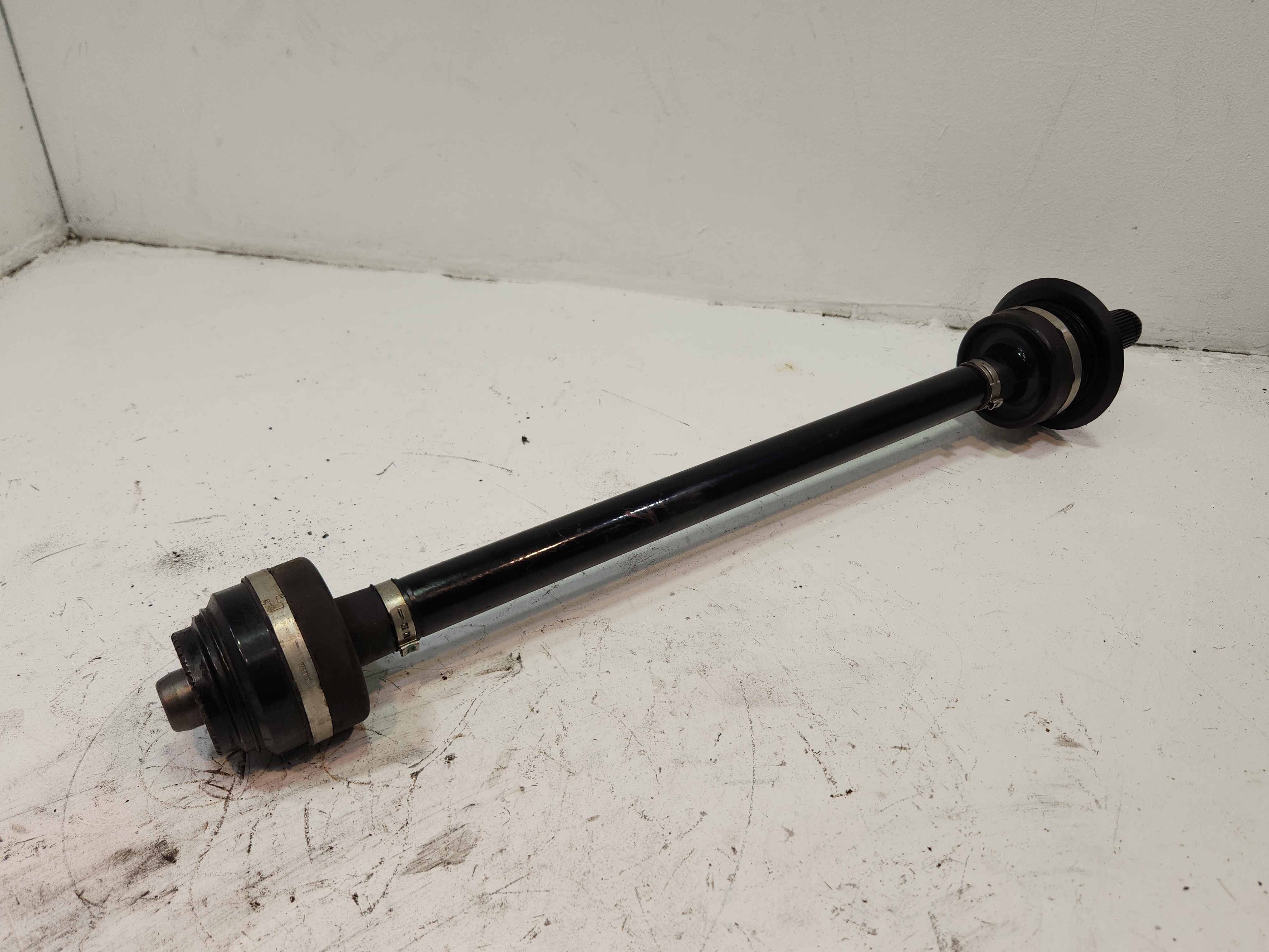 2018-2020 BMW 530e xDRIVE REAR RIGHT PASSENGER SIDE CV AXLE SHAFT