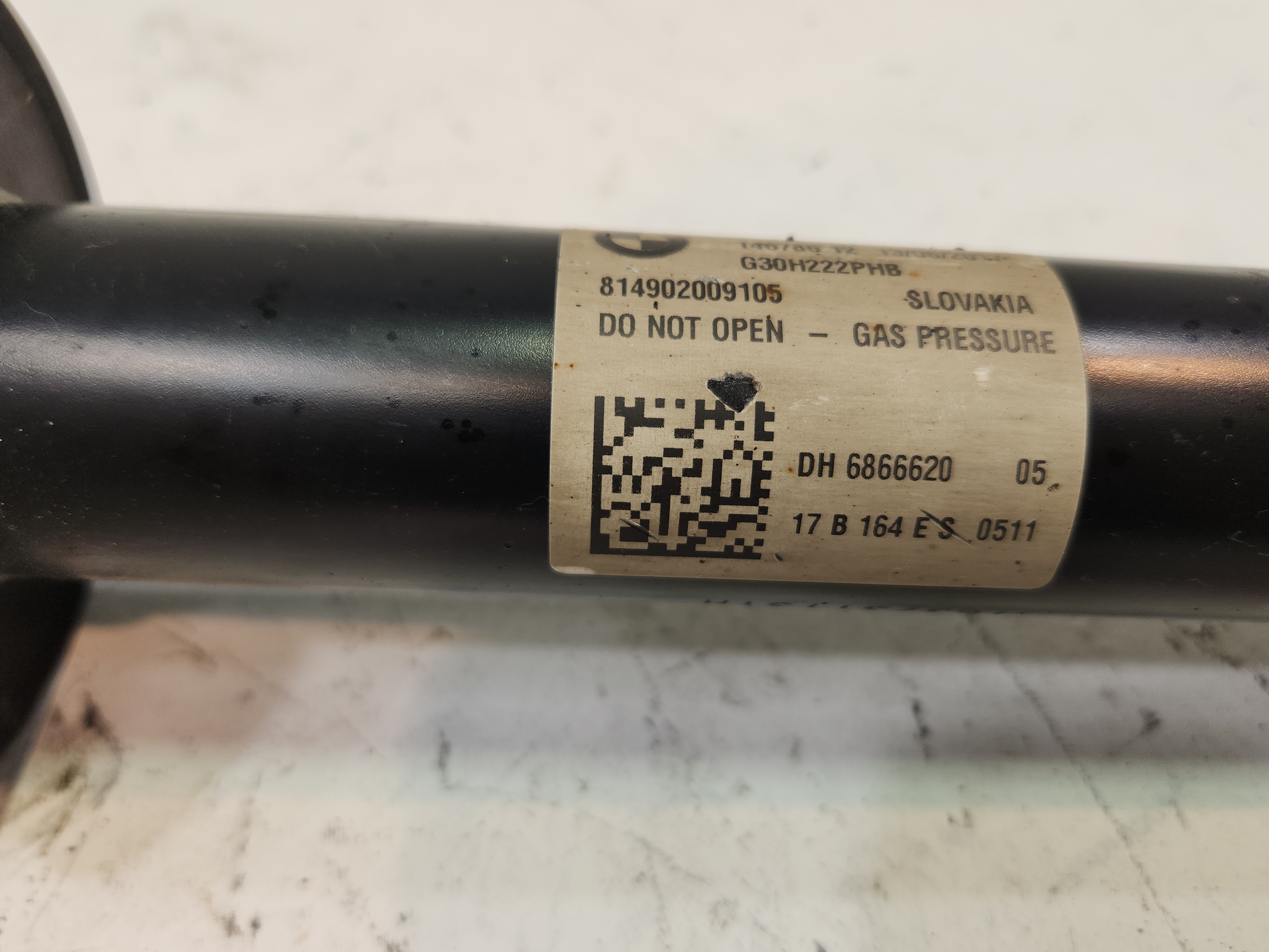 2018-2020 BMW 530e REAR PASSENGER SIDE SHOCK STRUT ABSORBER & COIL OEM