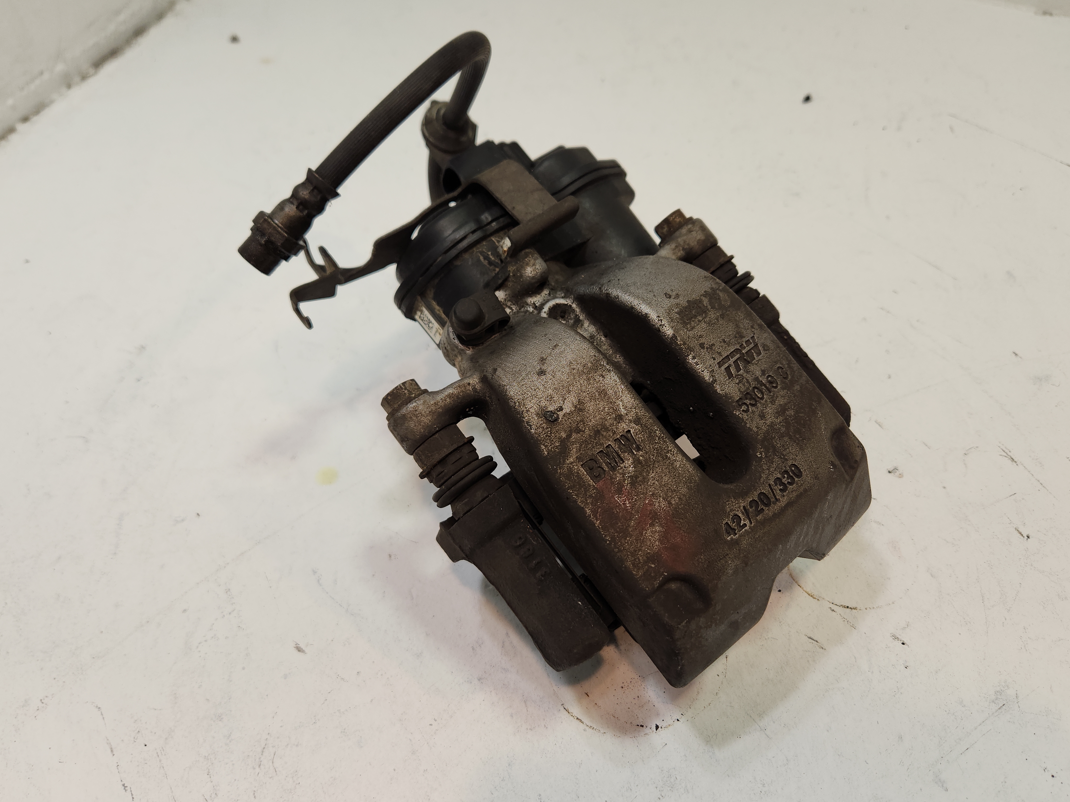 2018-2023 BMW 530e REAR RIGHT PASSENGER SIDE DISC BRAKE CALIPER OEM