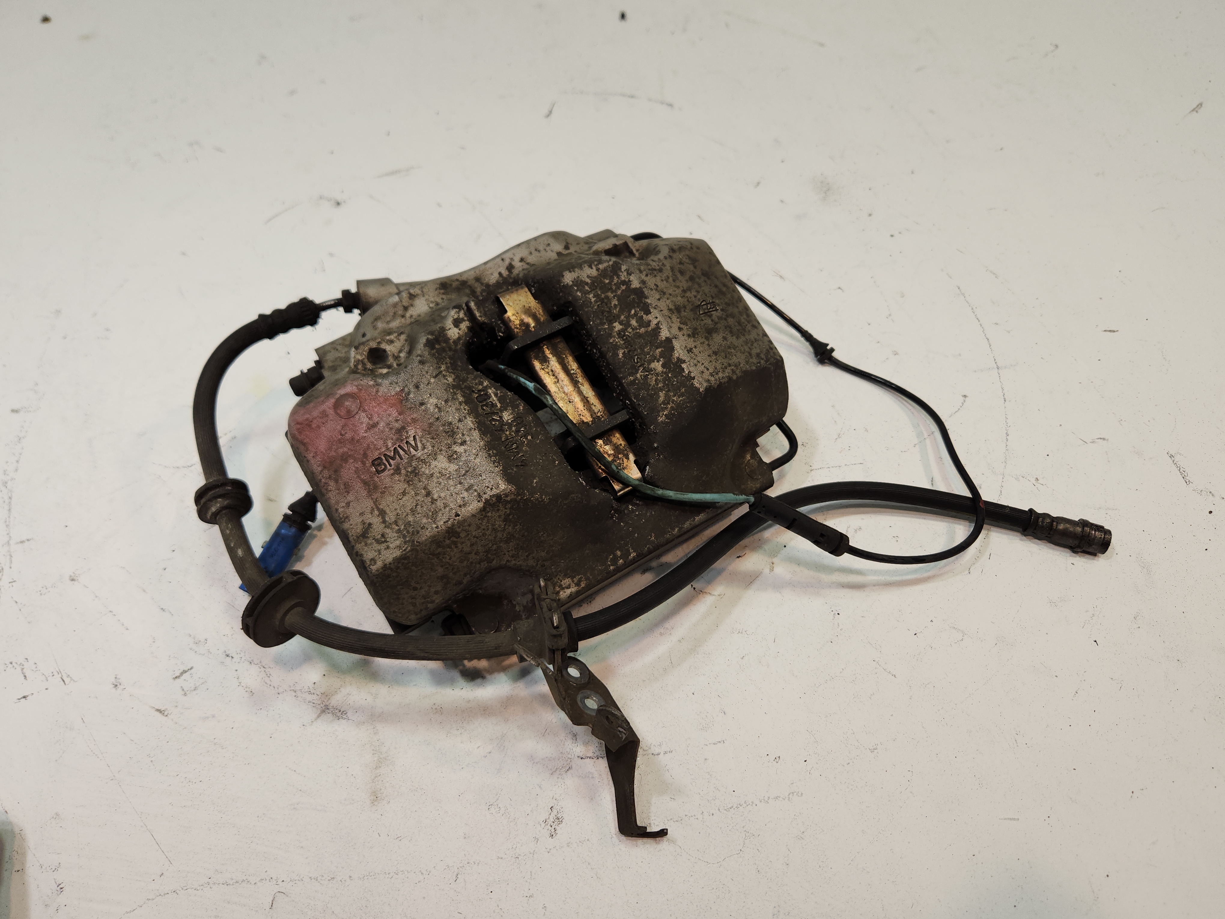 2018-2023 BMW 530XE G30 FRONT LEFT DRIVER SIDE BRAKE CALIPER OEM
