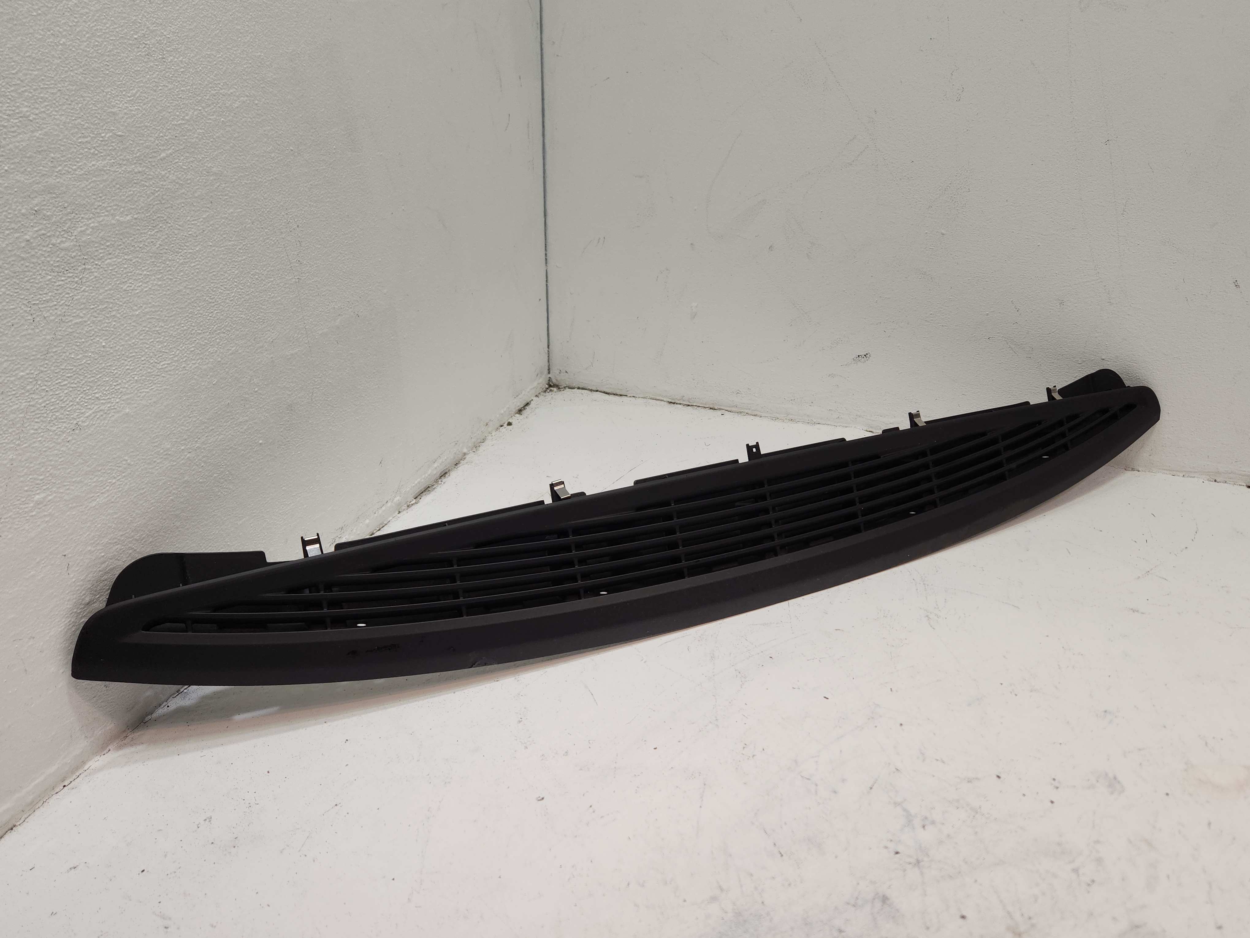 2018-2023 BMW 530E G30 TRUNK DECK SHELF DEFROSTER VENT GRILLE PANEL OEM