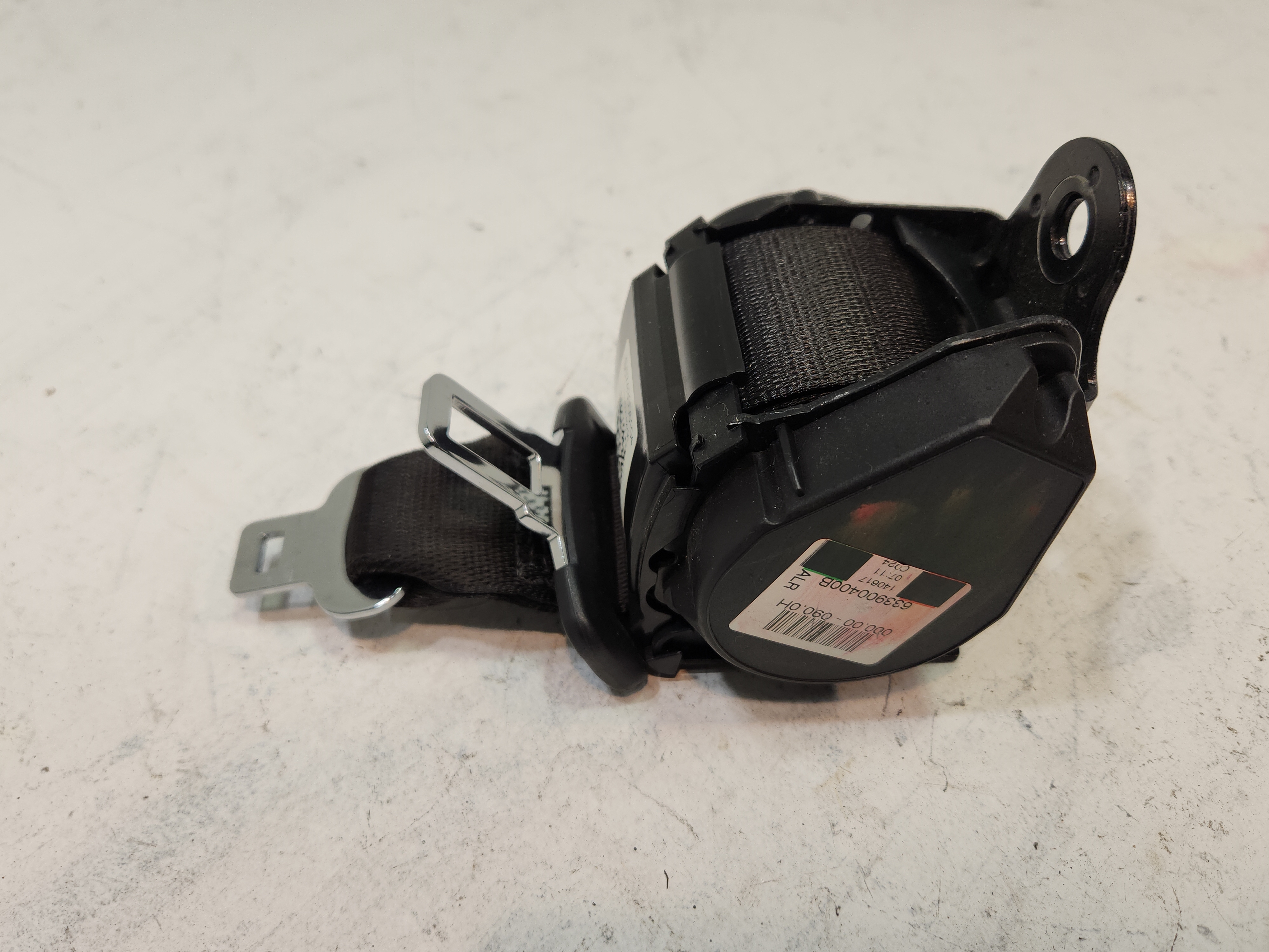 18-2023 BMW 530E G30 REAR SECOND ROW CENTER SEAT BELT SEATBELT BLACK OEM
