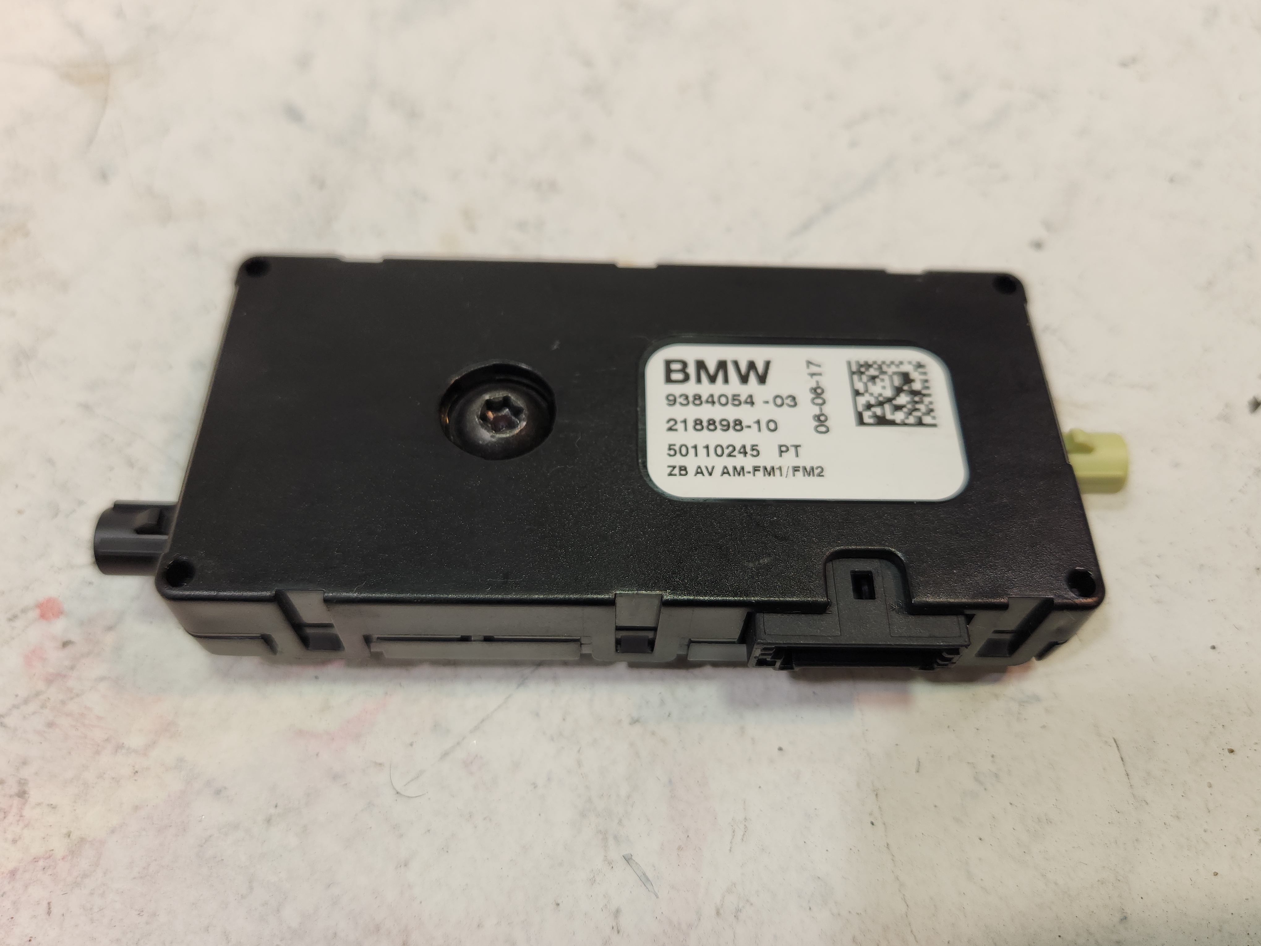 2018 - 2023 BMW 550E G30 RADIO ANTENNA AMPLIFIER MODULE OEM