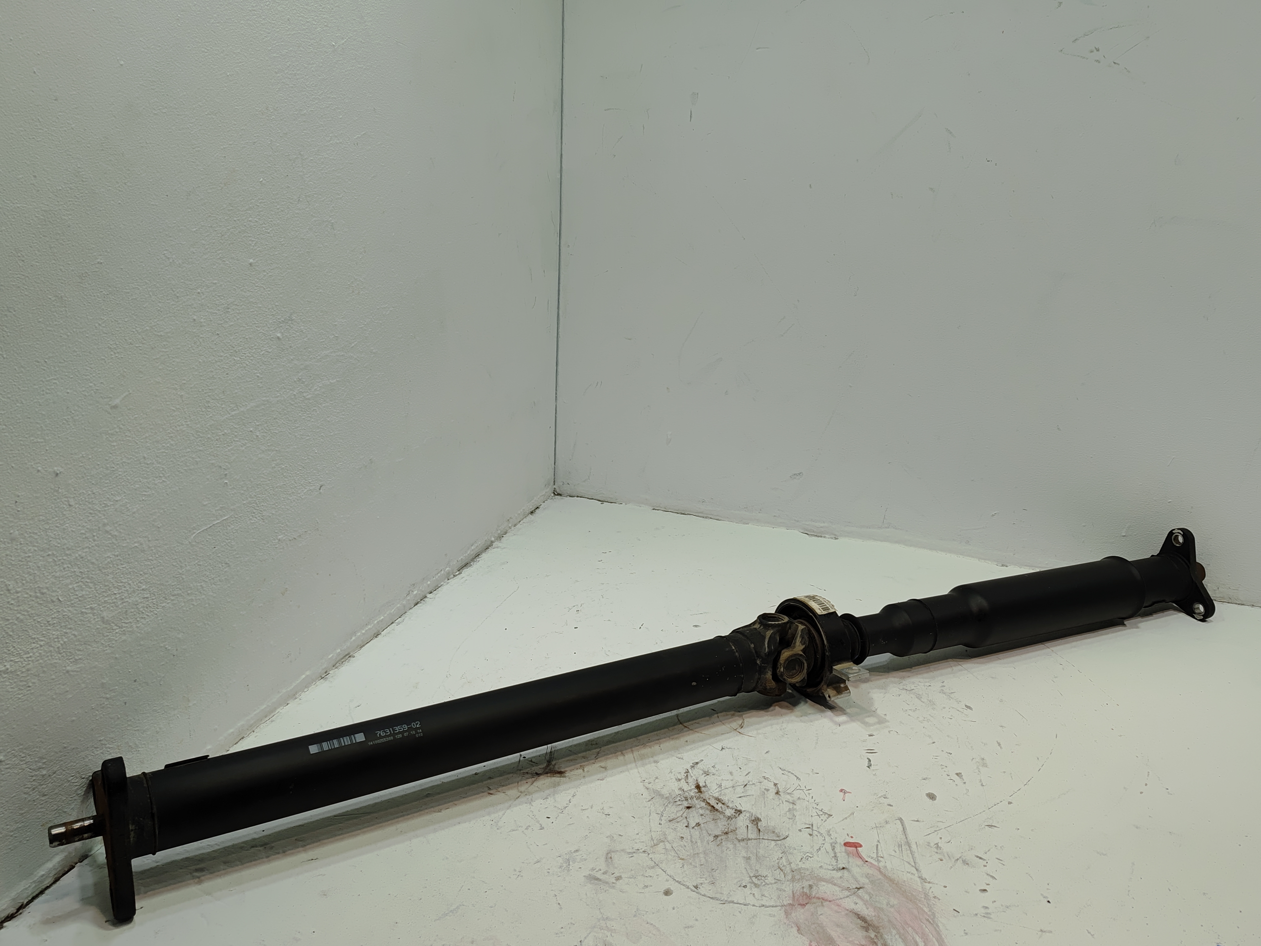 2011-2016 BMW 550Xi F10 AWD REAR LOWER DRIVESHAFT PROPELLER CARDAN OEM