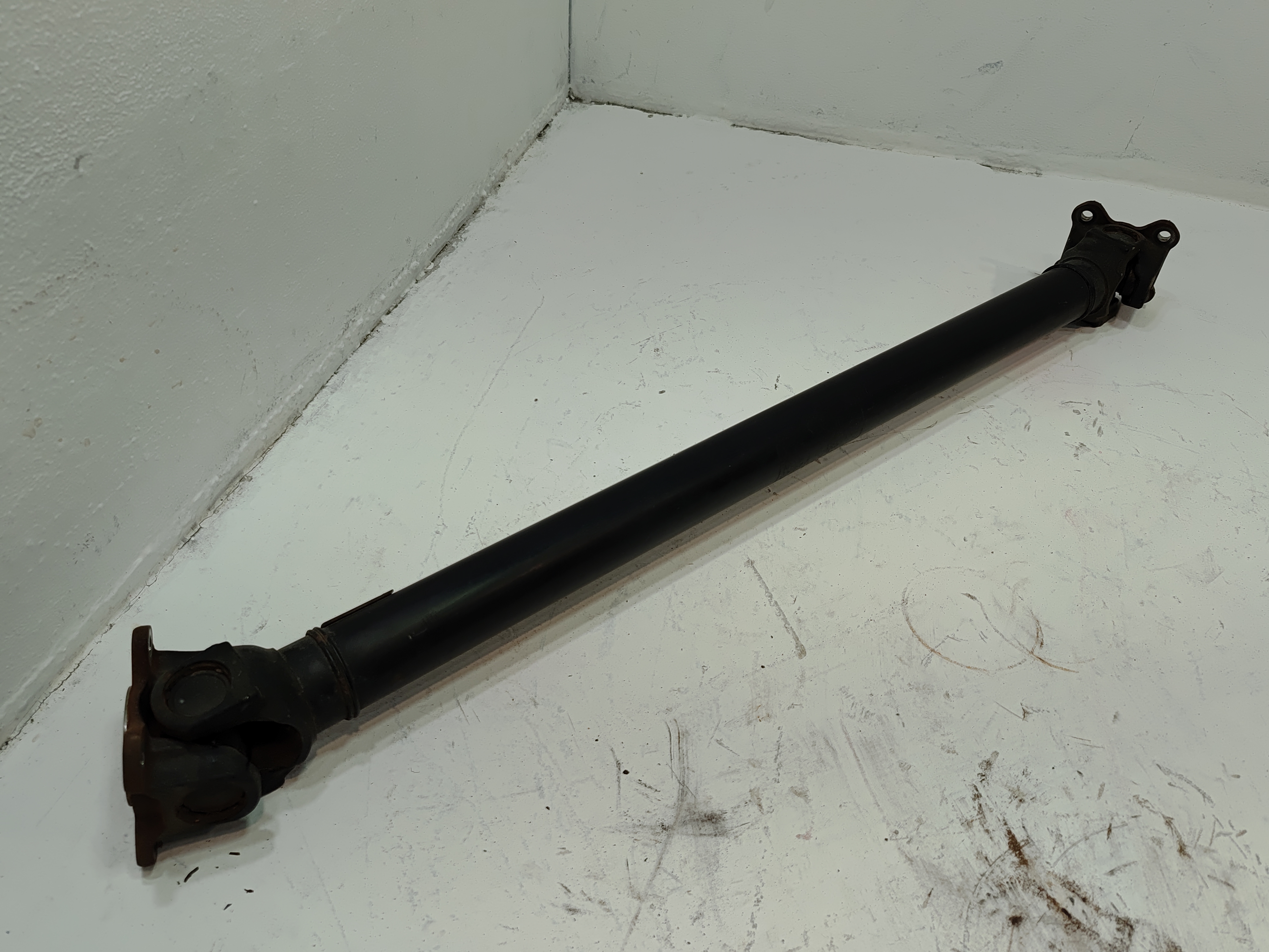 2011-2016 BMW 550Xi F10 AWD FRONT LOWER DRIVESHAFT PROPELLER CARDAN OEM
