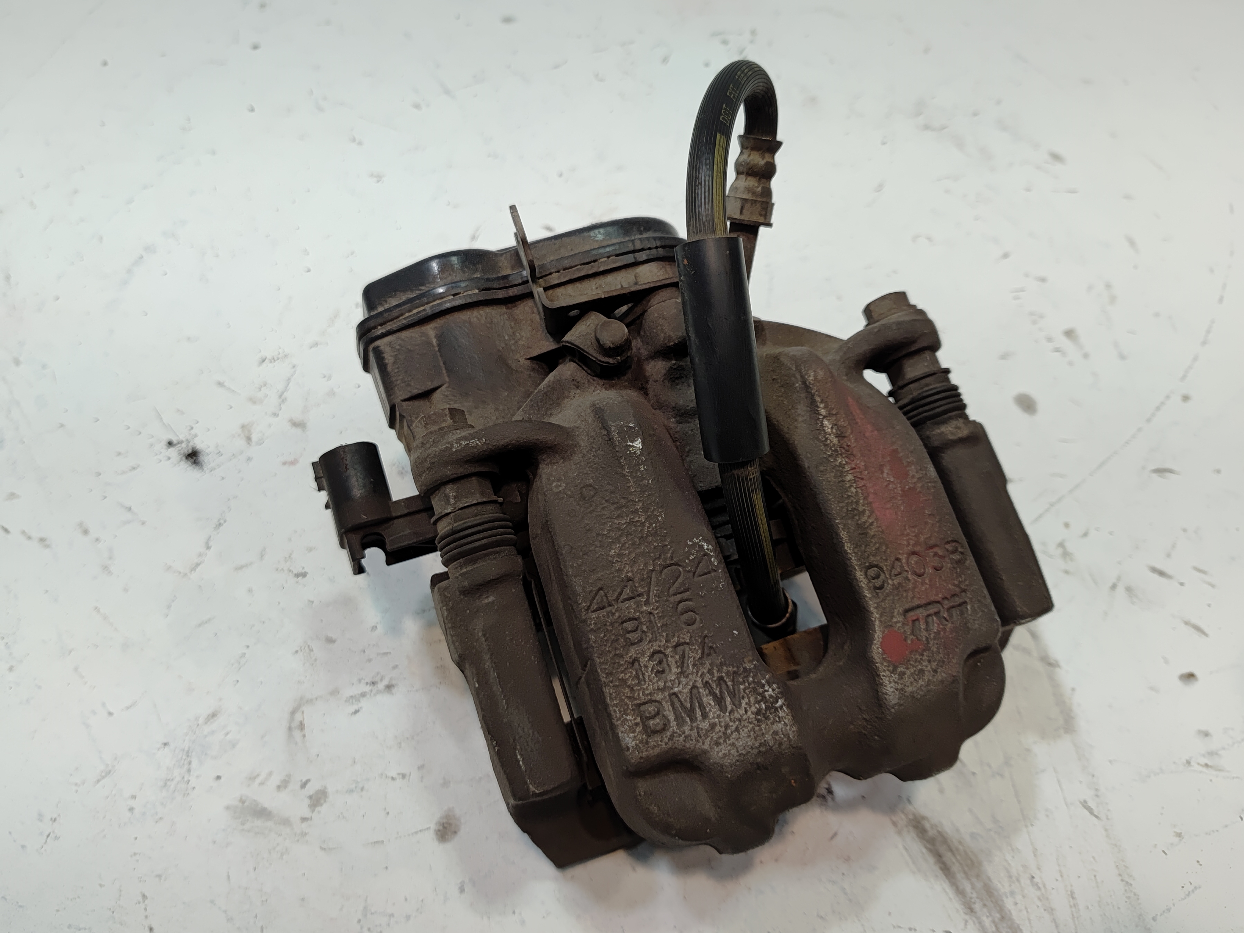 2011-2016 BMW 550Xi F10 REAR LEFT DRIVER SIDE BRAKE CALIPER OEM