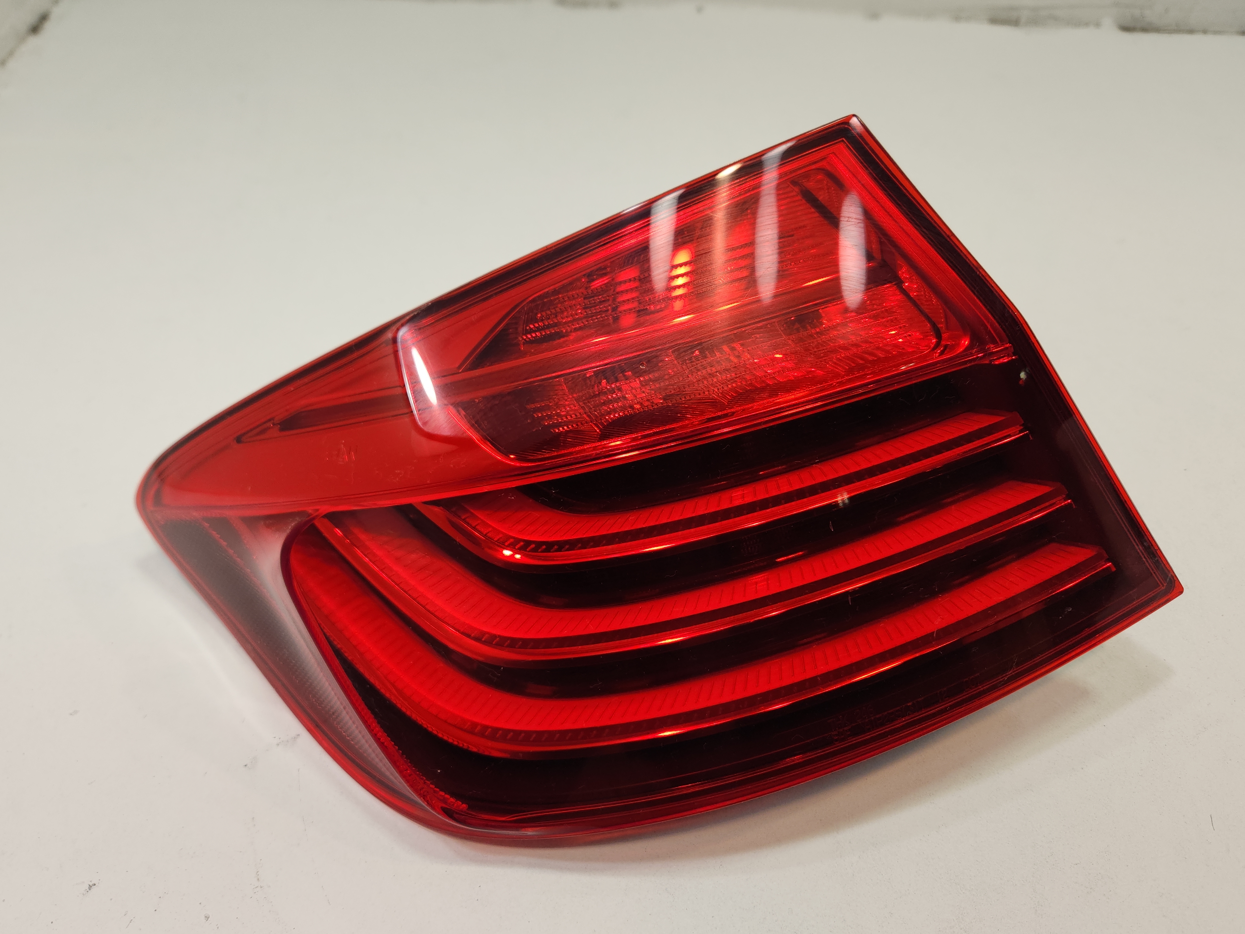 2014-2016 BMW 550Xi F10 REAR LEFT DRIVER SIDE OUTER LIGHT TAILLIGHT LAMP OEM