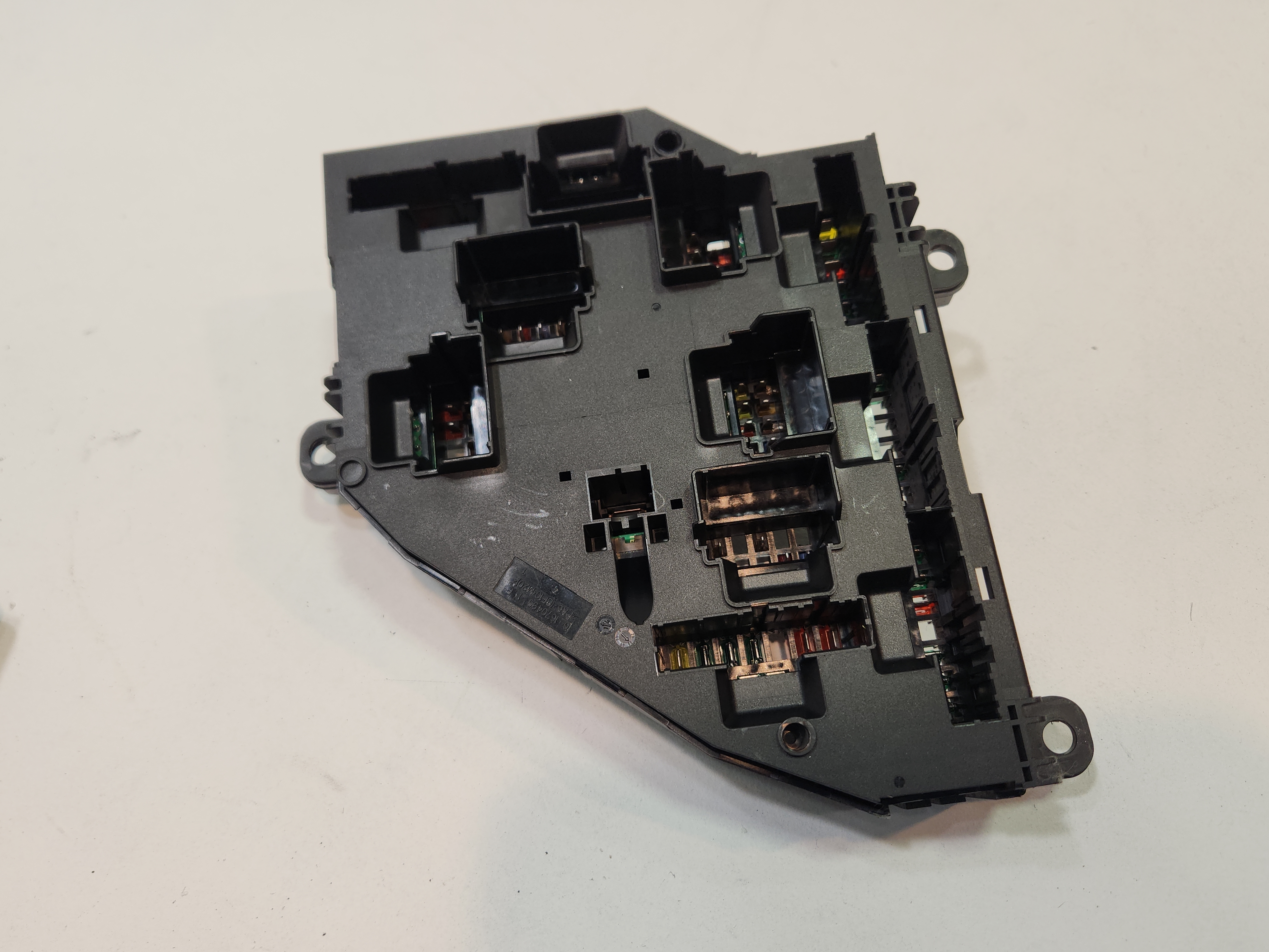 2013-2016 BMW 550Xi F10 MAIN BODY POWER DISTRIBUTION FUSE RELAY BLOCK BOX OEM