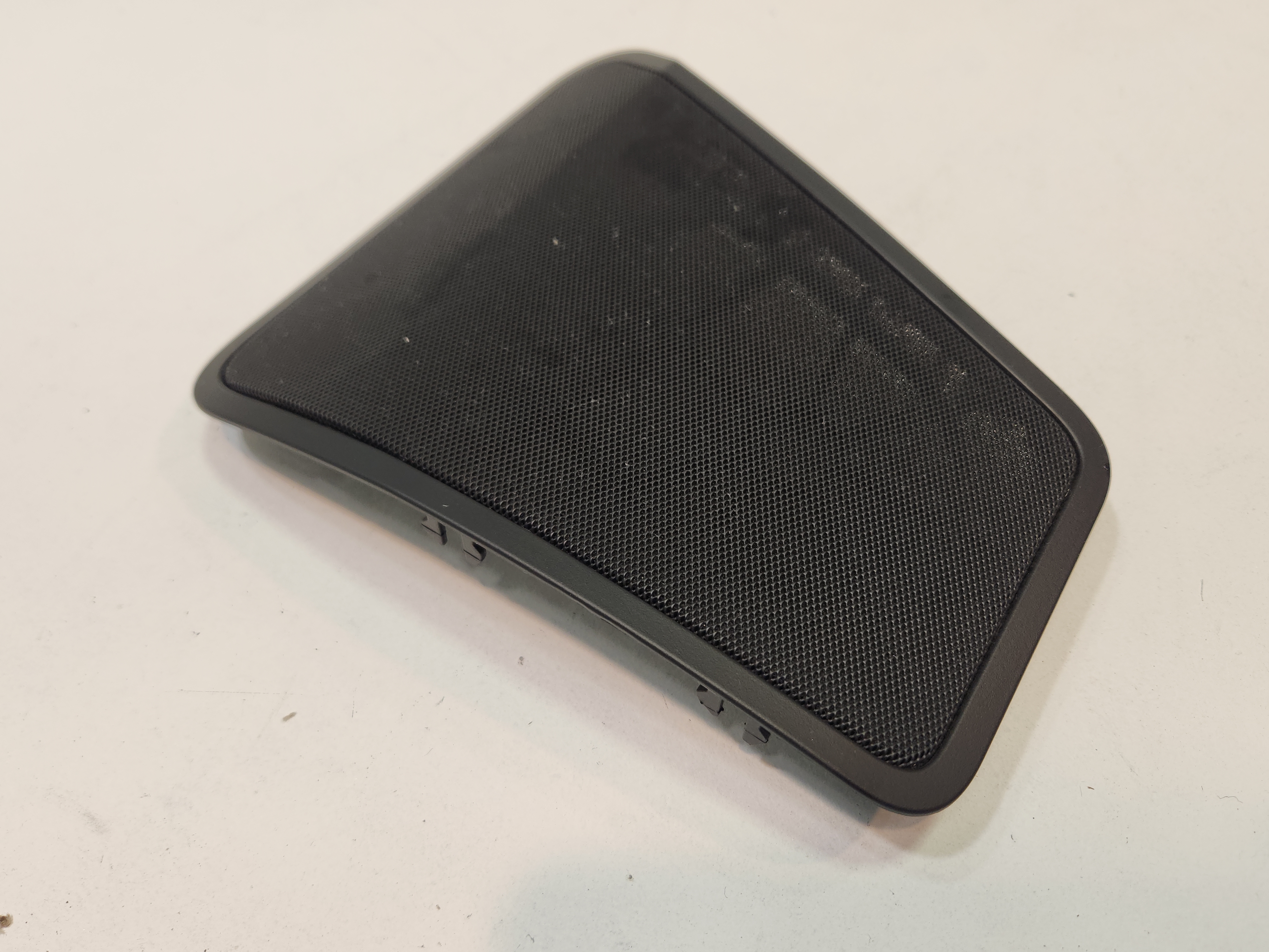 2011-2016 BMW 550i REAR PASSENGER SIDE DECK SHELF SPEAKER GRILLE COVER OEM