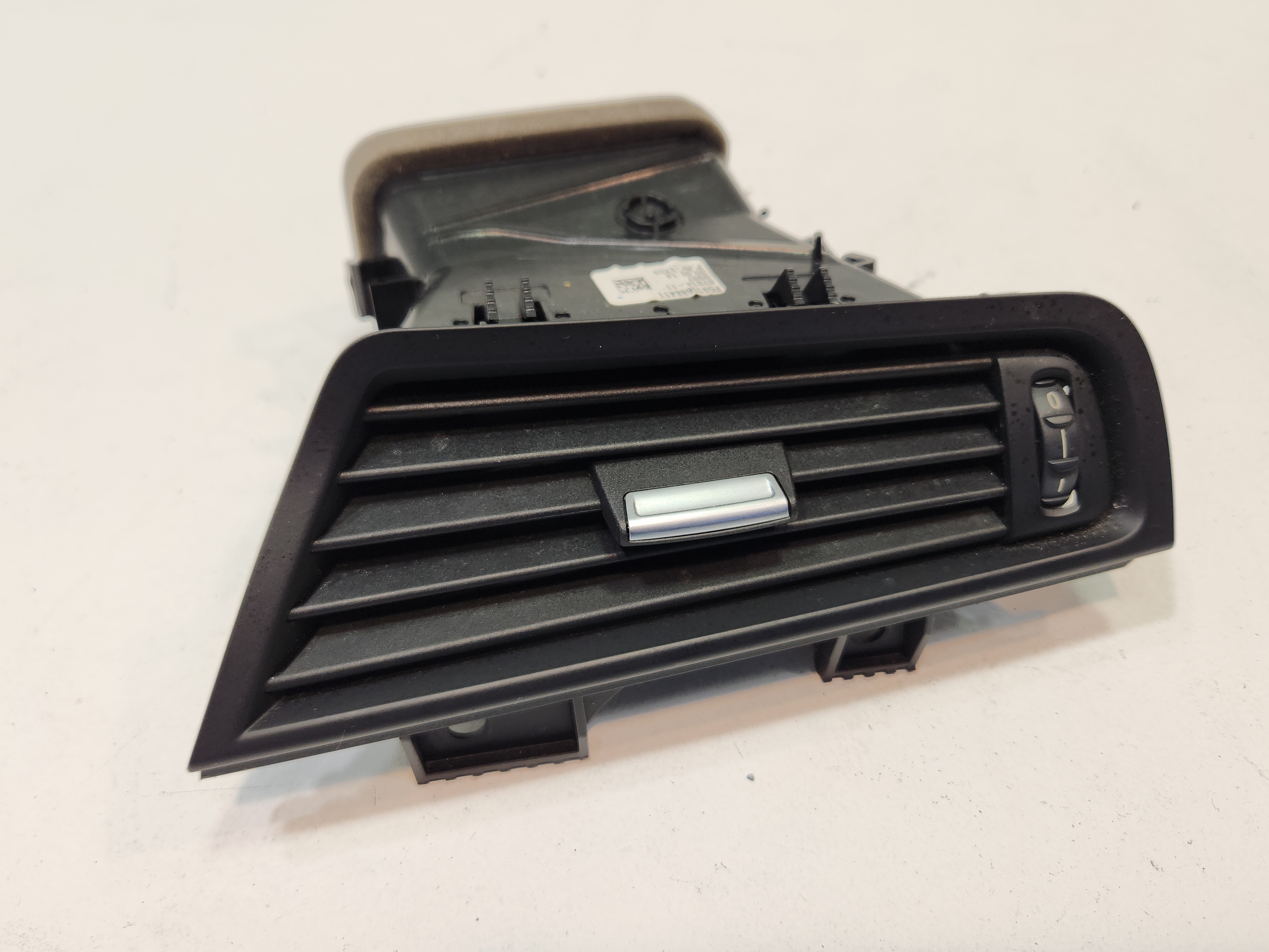 2011-2016 BMW 550i DASH RIGHT PASSENGER SIDE AC AIR VENT GRILLE OEM