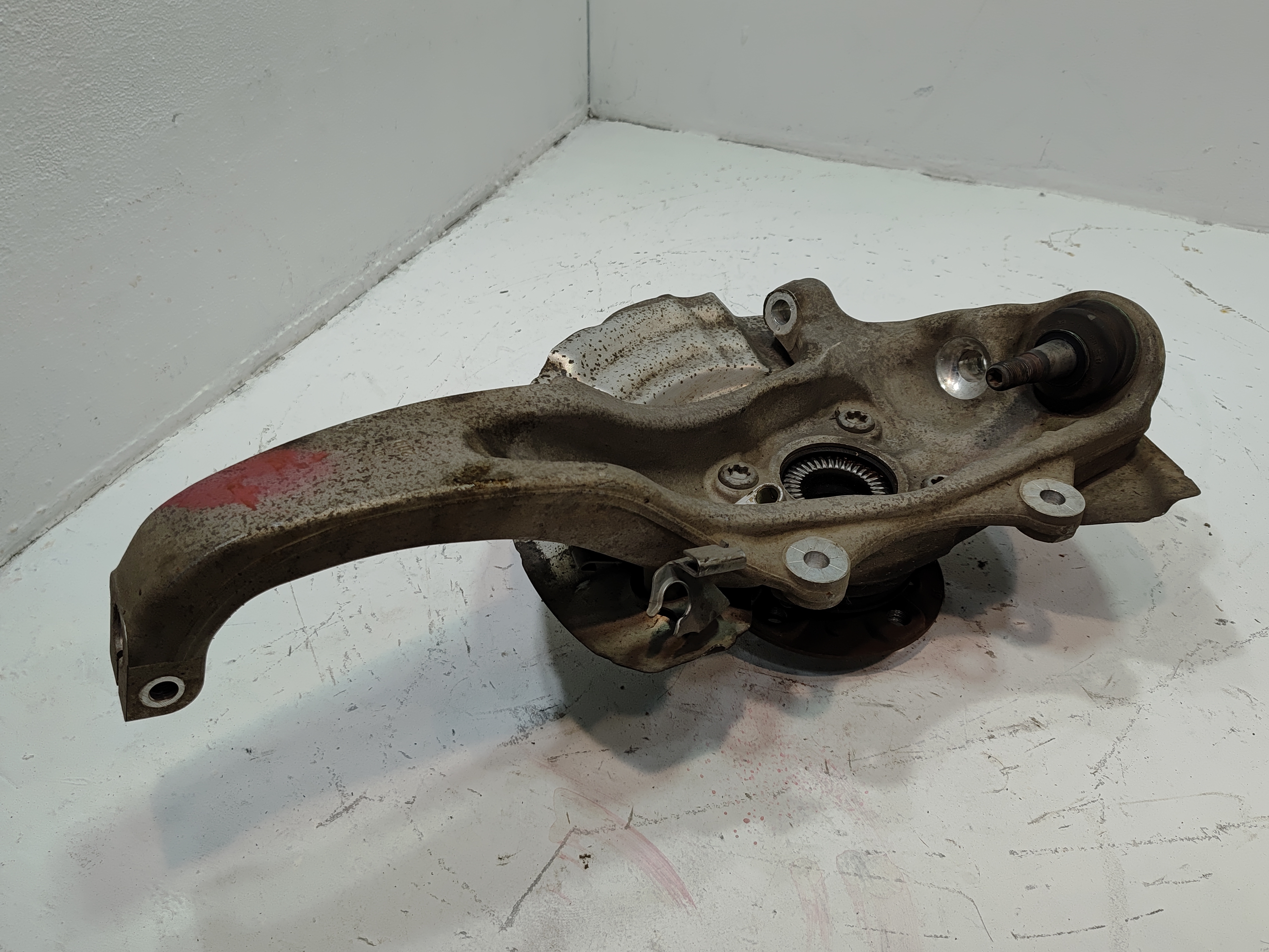 2011-2016 BMW 550i xDRIVE FRONT LEFT SIDE SPINDLE KNUCKLE BEARING HUB OEM