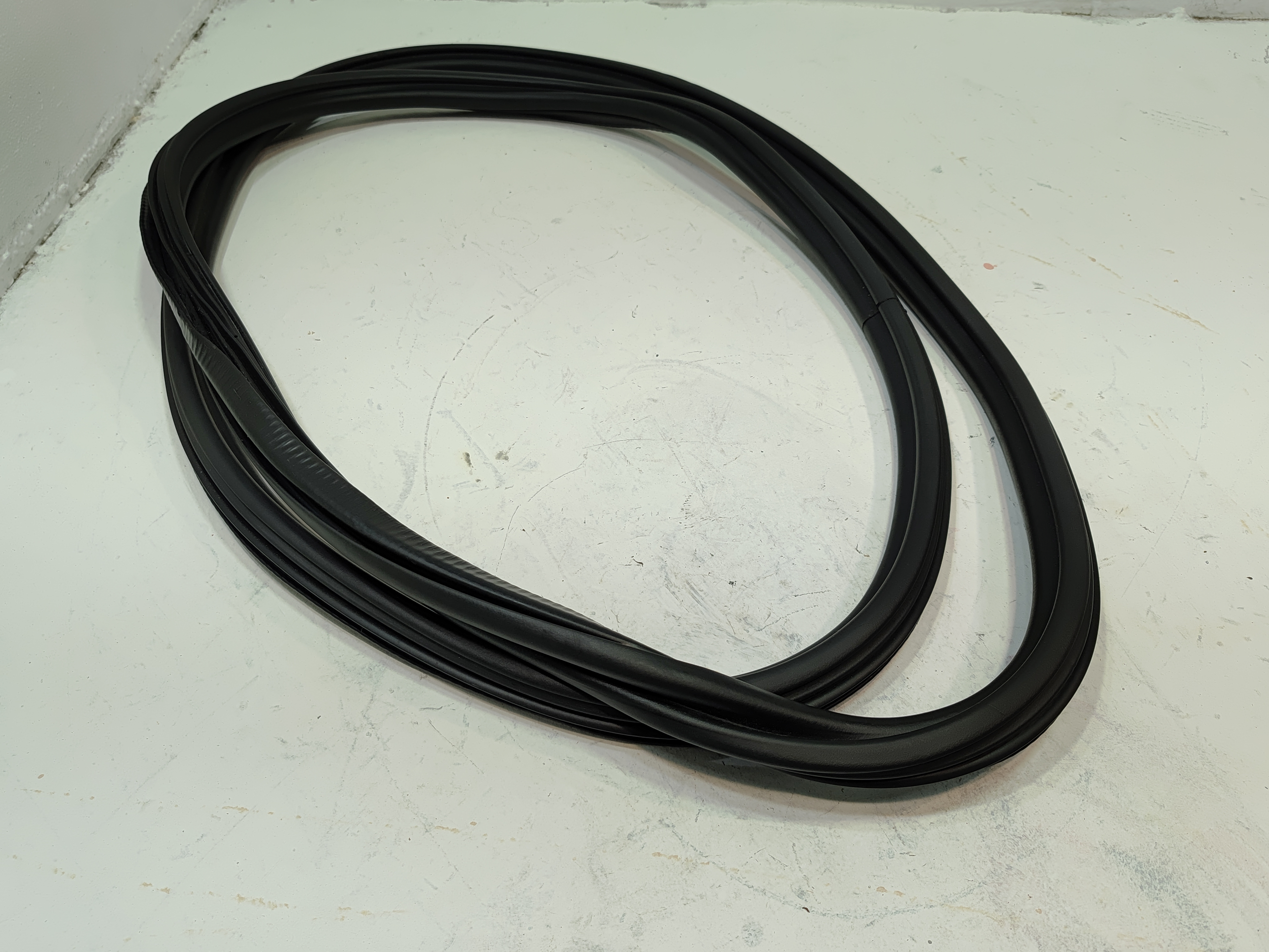 2012-2018 AUDI A6 TRUNK DECK LID BACK WEATHERSTRIP SEAL