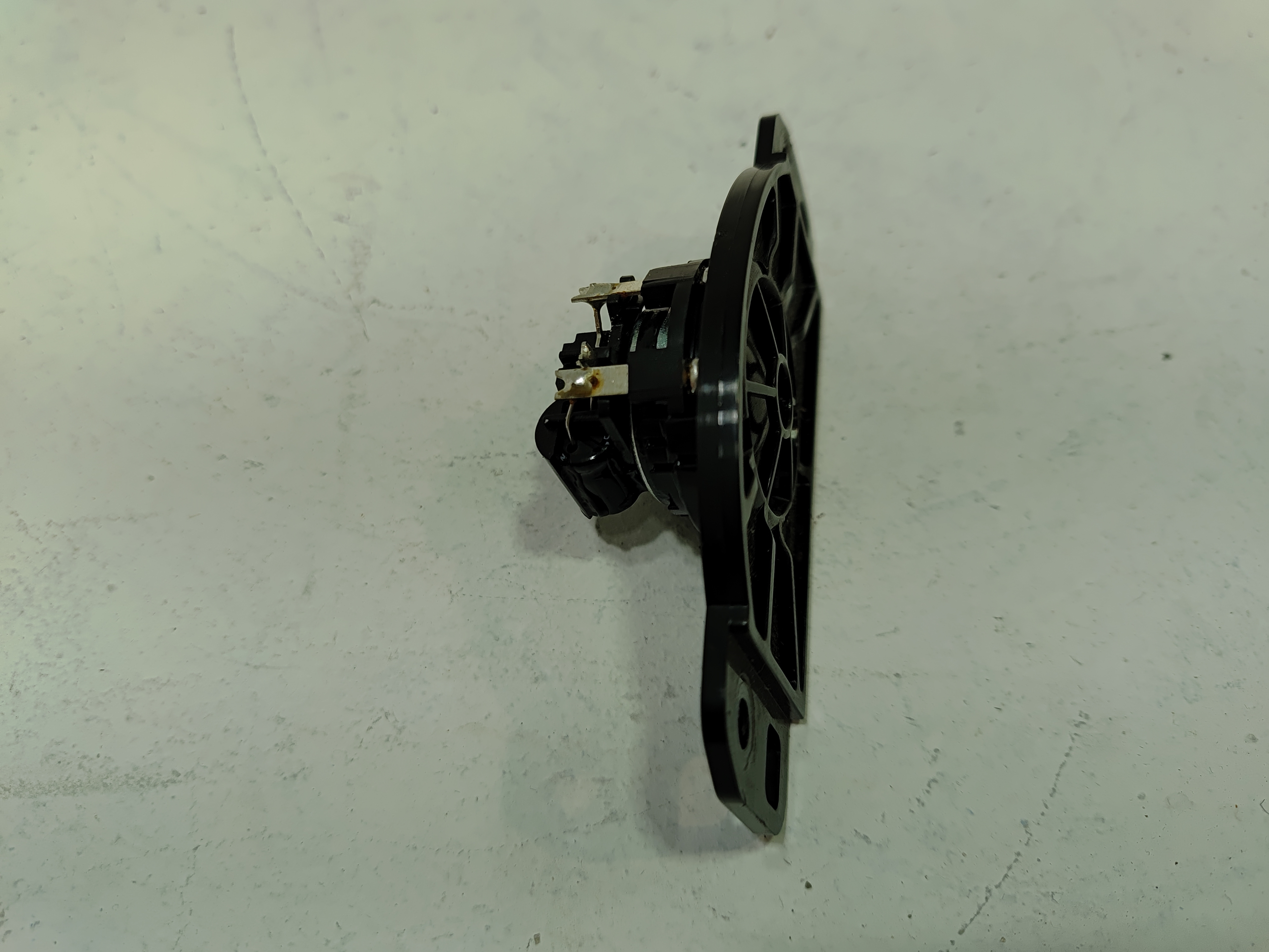 2012-2018 AUDI A6 S6 RIGHT OR LEFT OUTER PILLAR TWEETER SPEAKER BOSE OEM IA