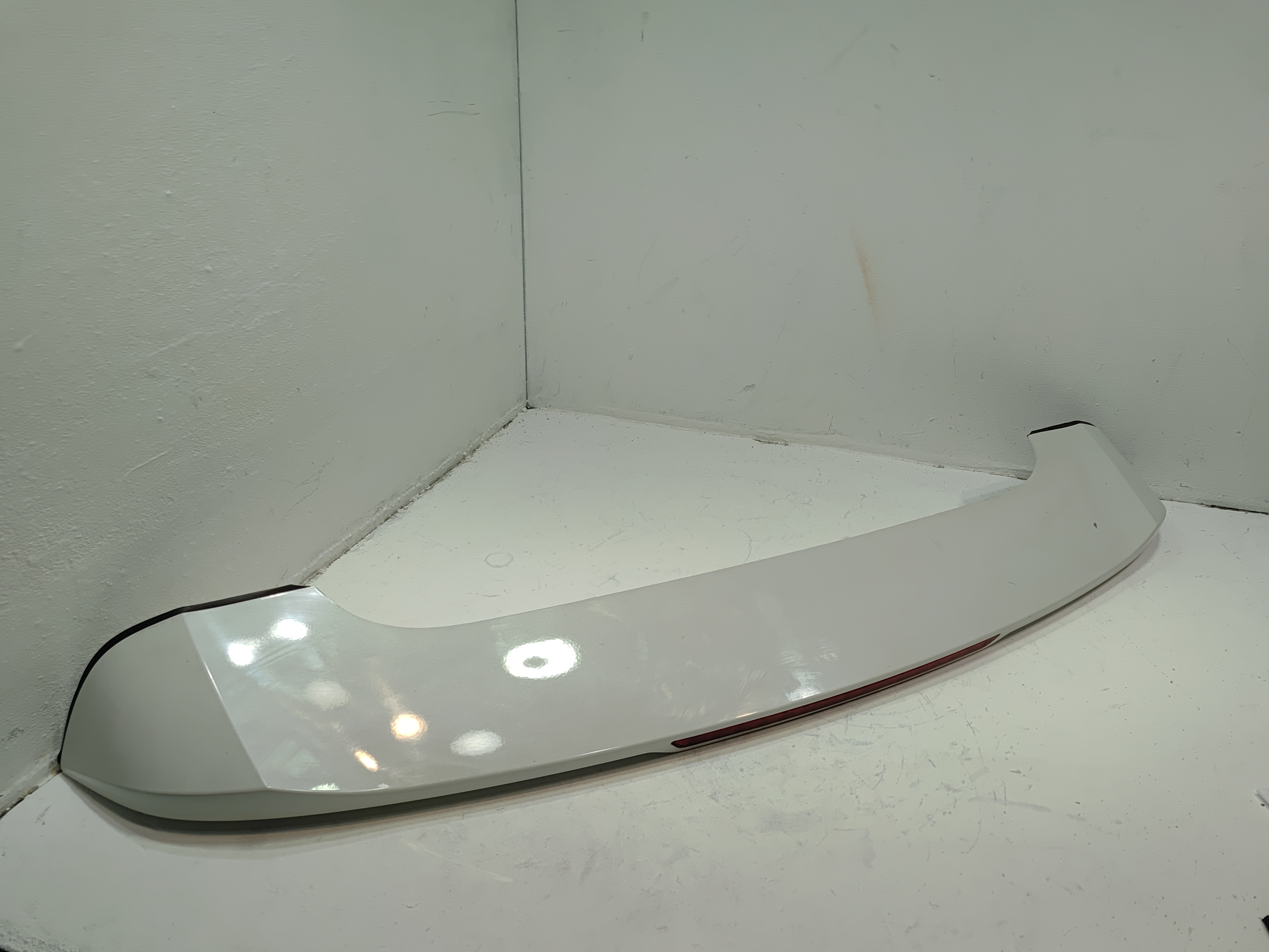 2020-2022 Honda Pilot Roof Liftgate Back Door Wing Spoiler White OEM