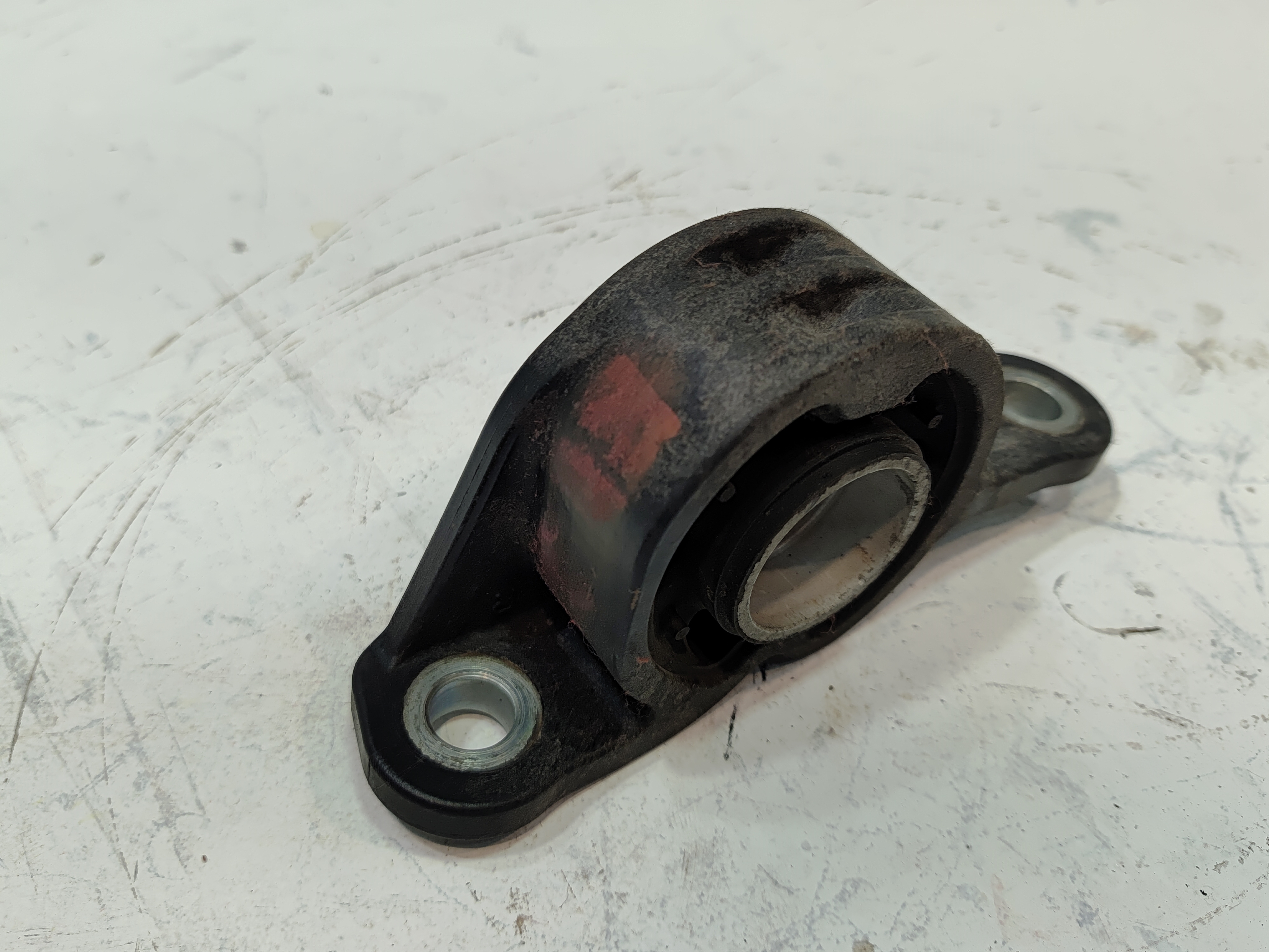 2016-2022 HONDA PILOT REAR DIFFERENTIAL RIGHT PASSENGER SIDE MOUNT BRACKET OEM