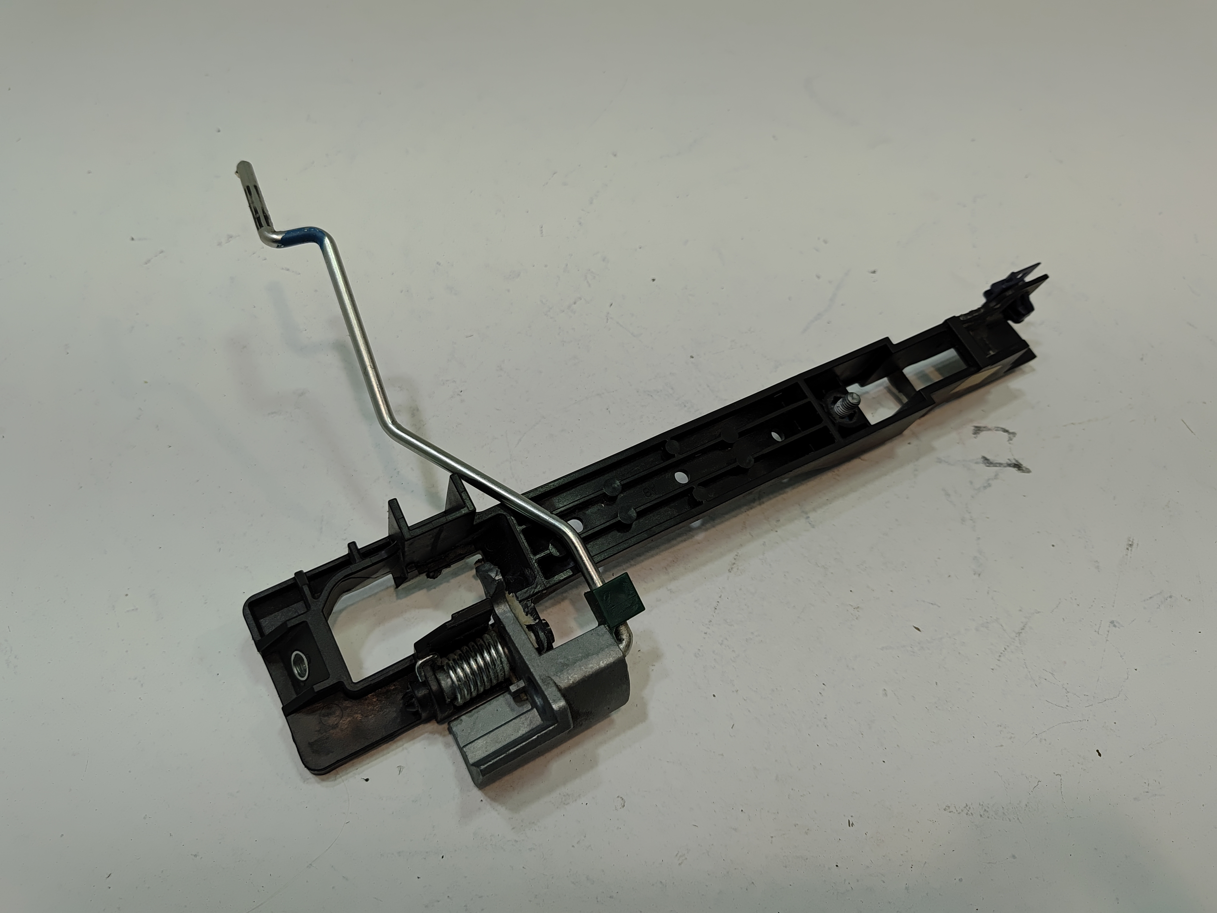 2016-2022 HONDA PILOT FRONT RIGHT SIDE EXTERIOR DOOR HANDLE BASE BRACKET OEM