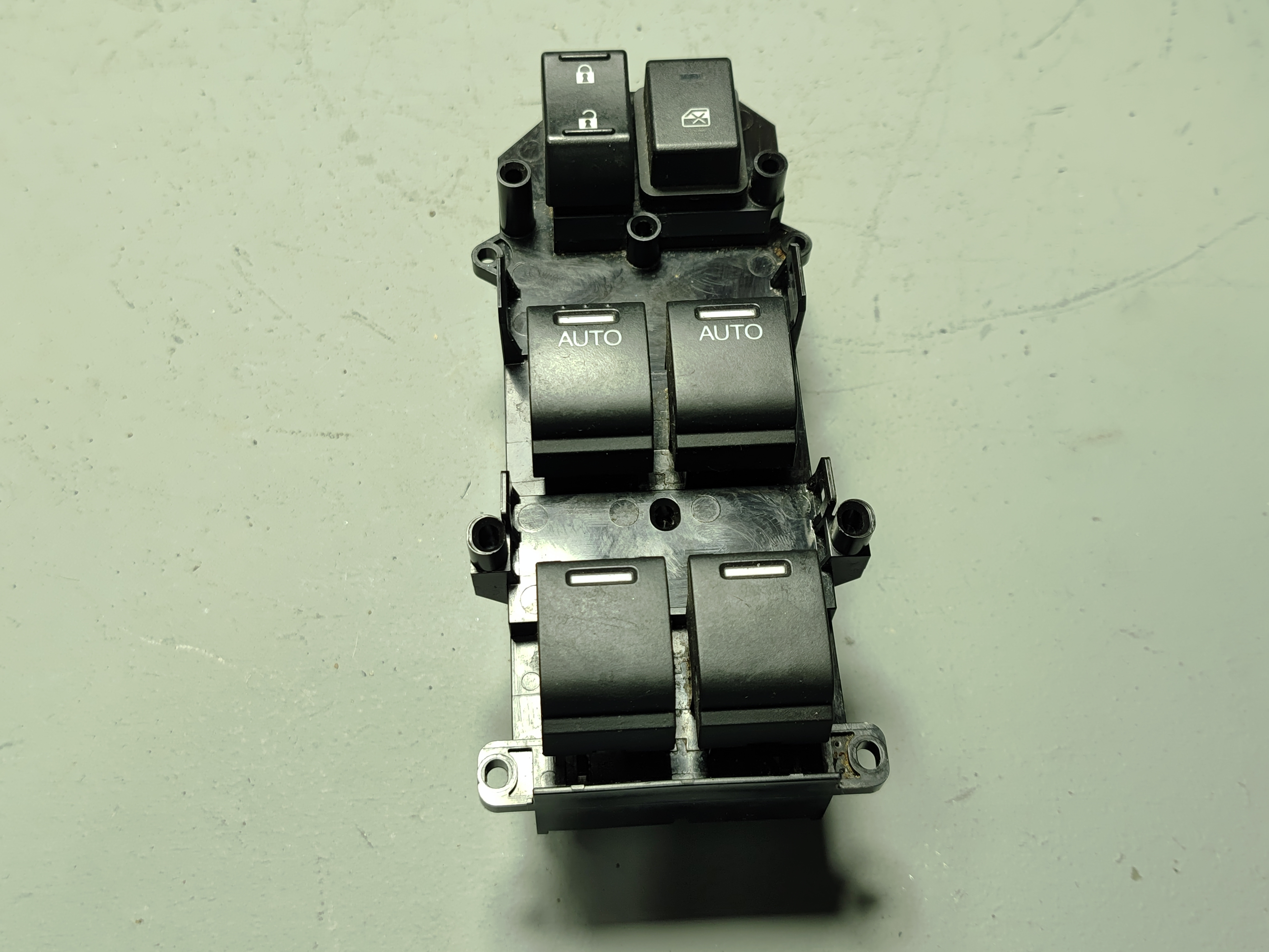 2016-2022 HONDA PILOT FRONT LEFT DRIVER DOOR POWER WINDOW MASTER SWITCH OEM