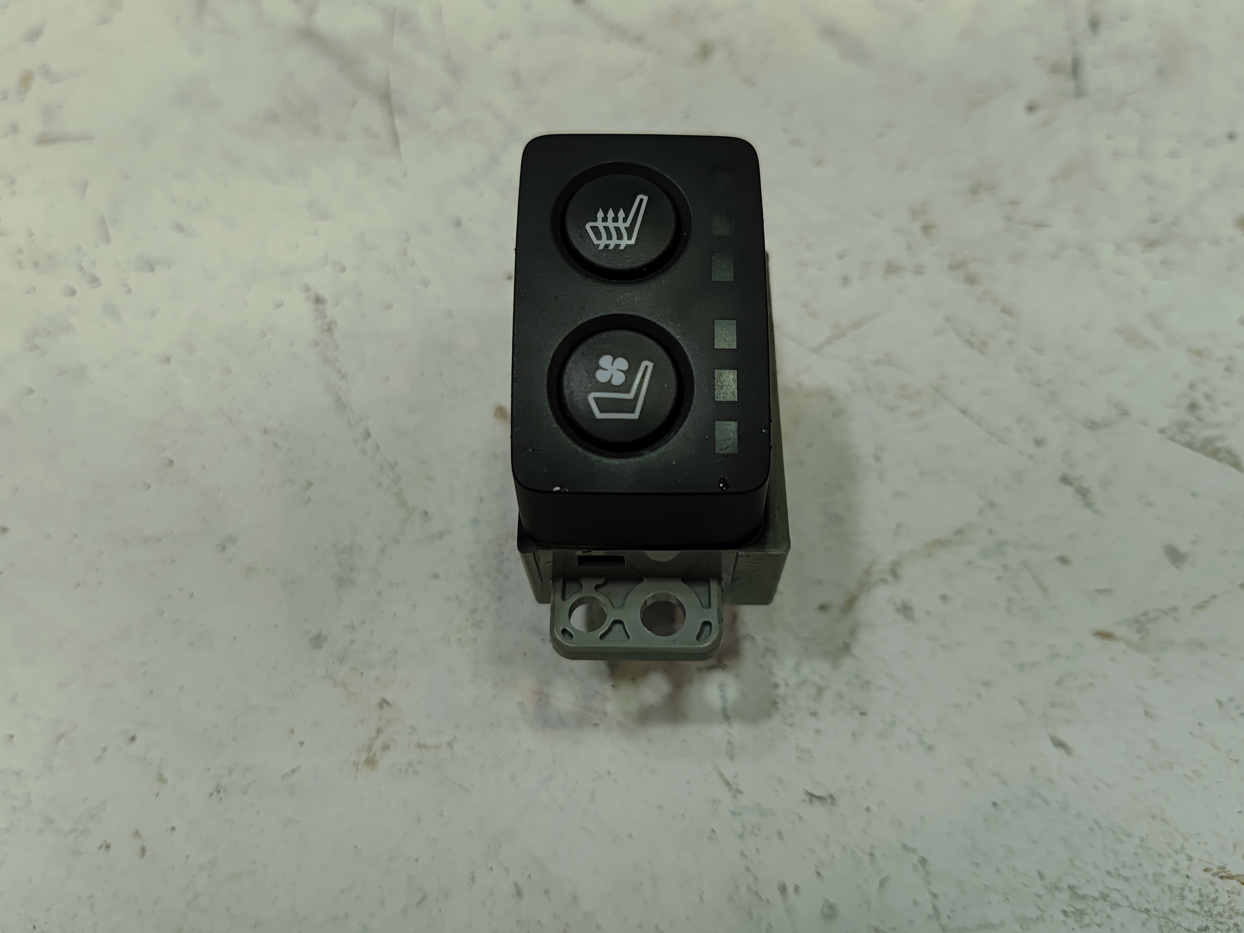 2019 - 2022 HONDA PILOT DASH RIGHT PASSENGER SIDE SEAT HEAT HEATER SWITCH OEM