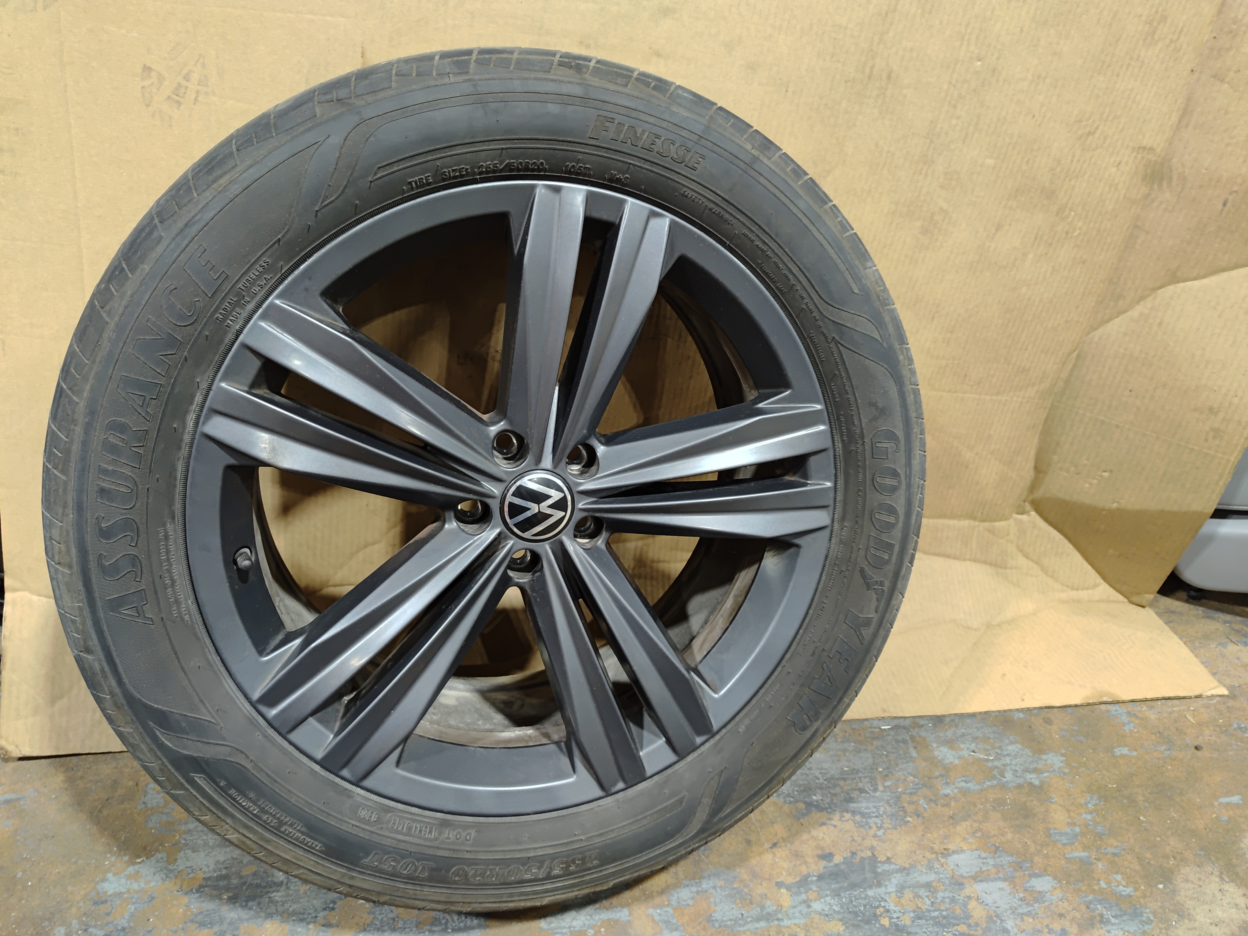 2018-2021 Volkswagen Atlas Wheel Rim 255/50 R20 Five Double Spoke Gray OEM IA