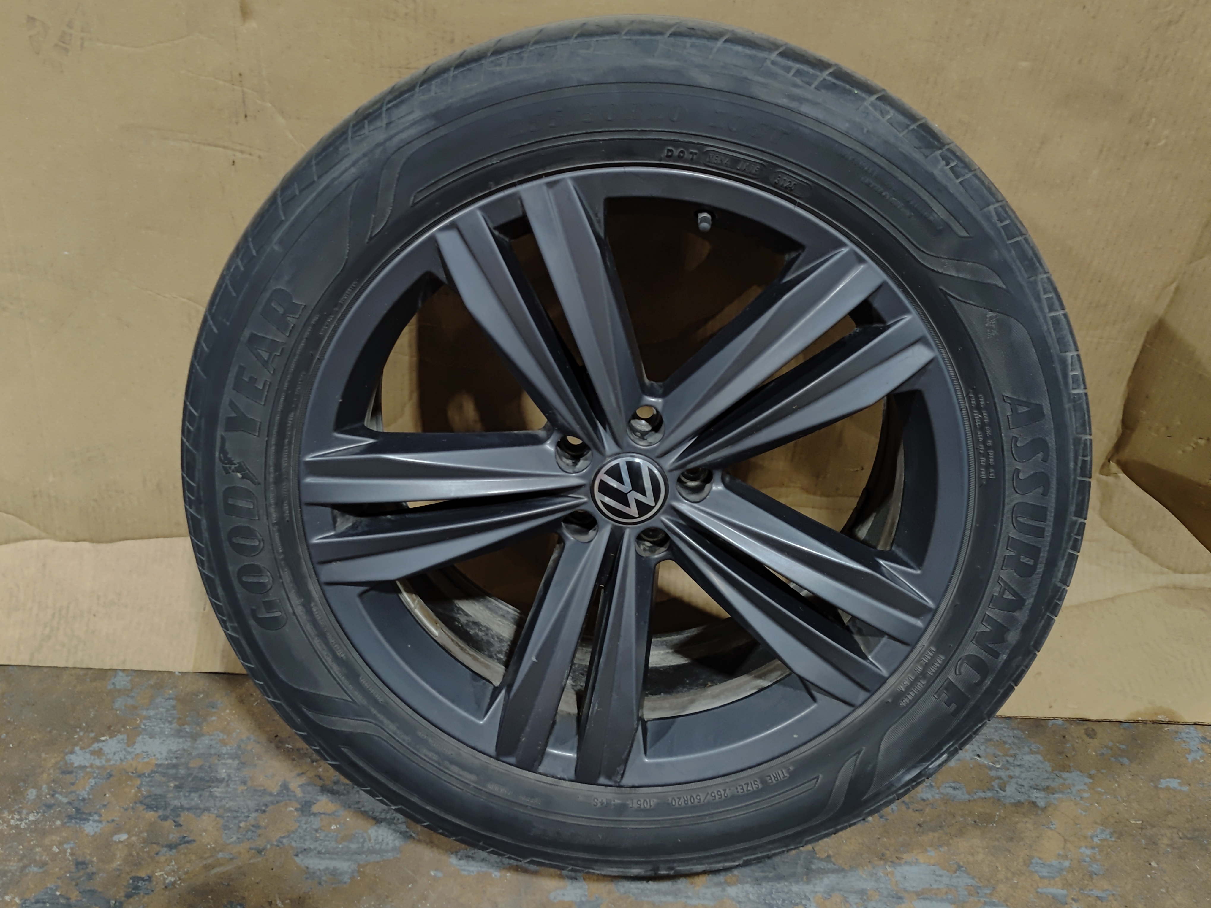 2018-2021 Volkswagen Atlas Wheel Rim 255/50 R20 Five Double Spoke Gray OEM
