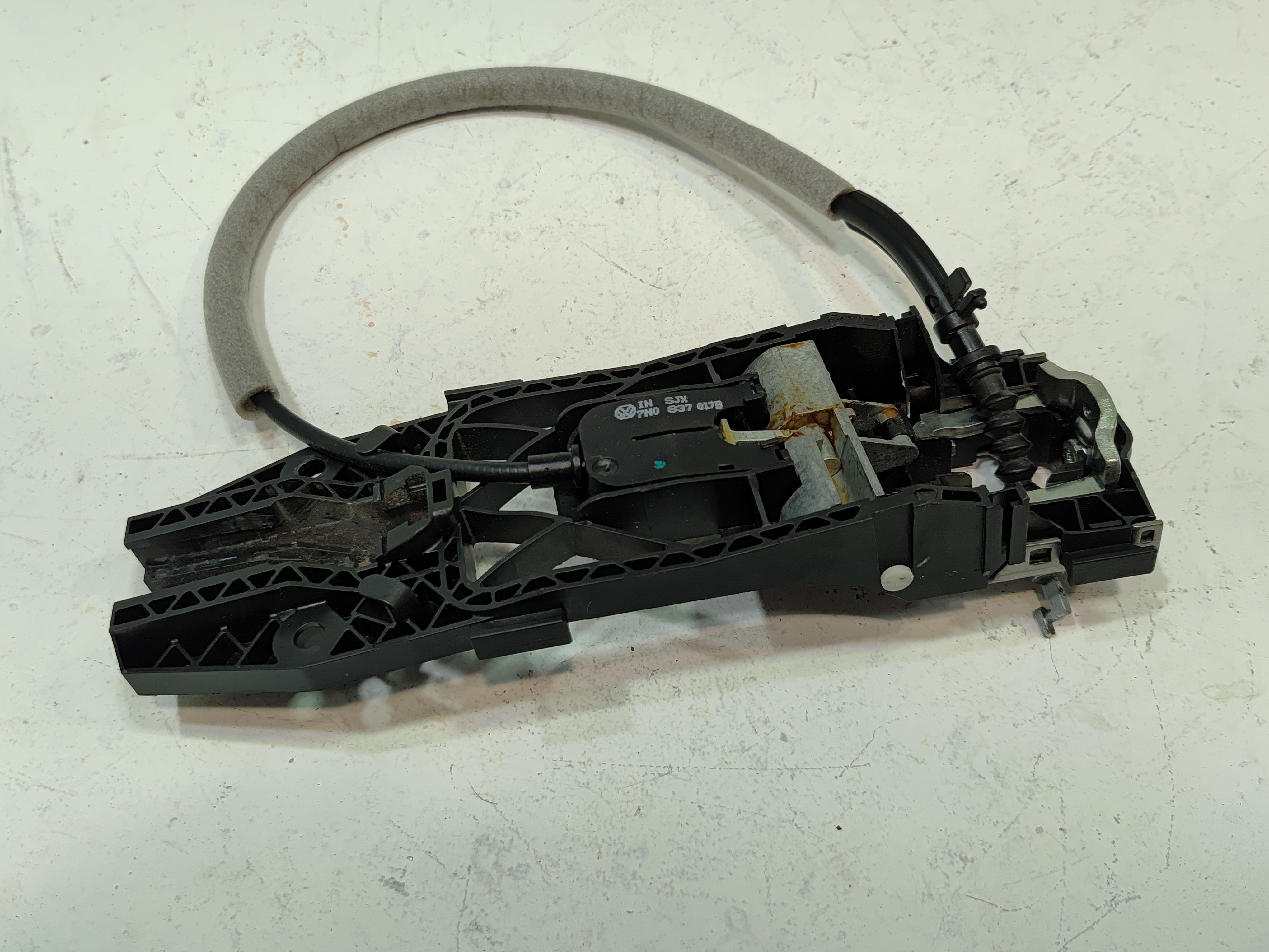 2018-2025 Volkswagen Atlas Front Left Driver Side Exterior Door Handle Base OEM