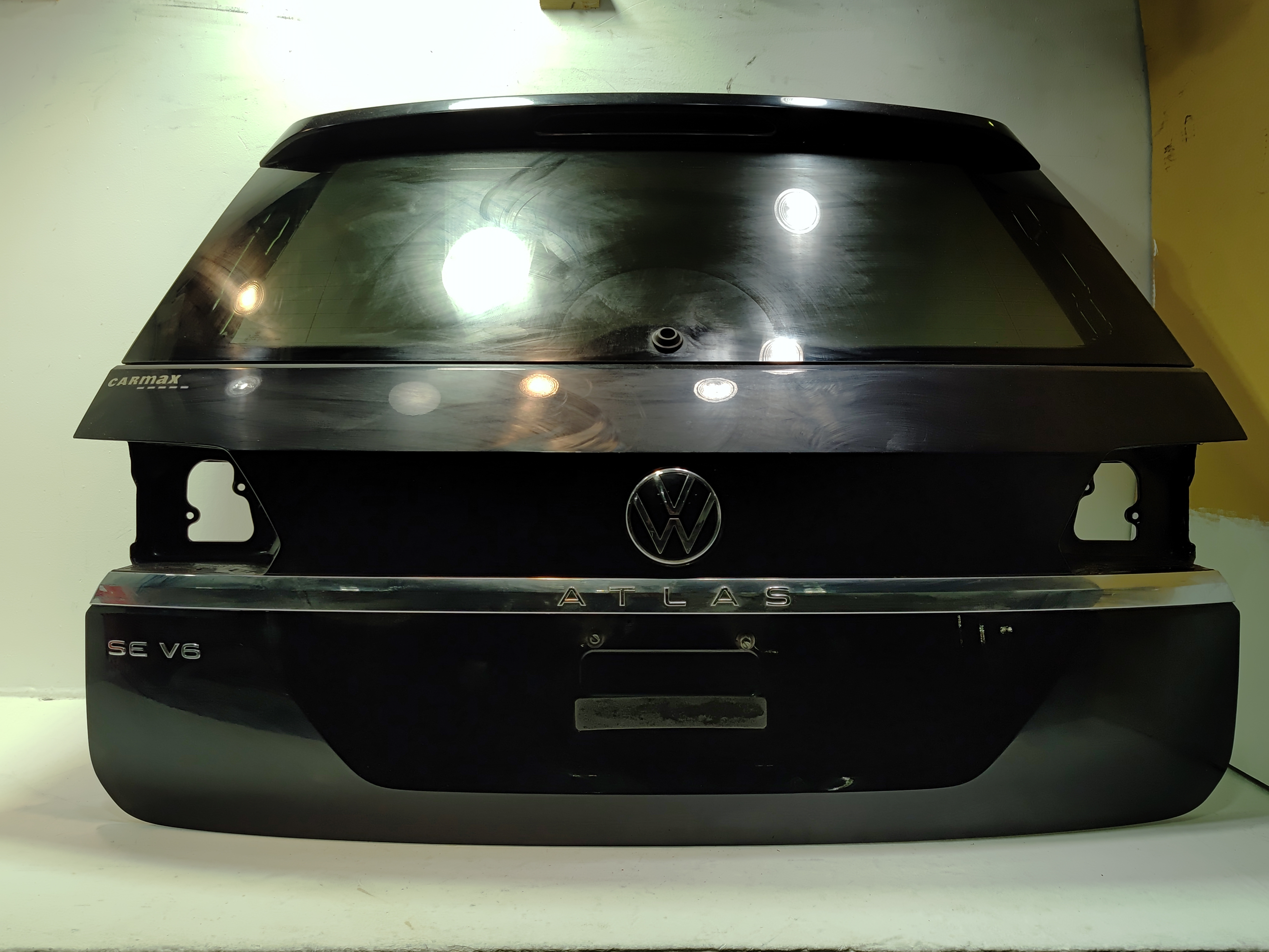 2021 - 2023 VOLKSWAGEN ATLAS REAR LIFTGATE SHELL PANEL W/GLASS BLACK OEM