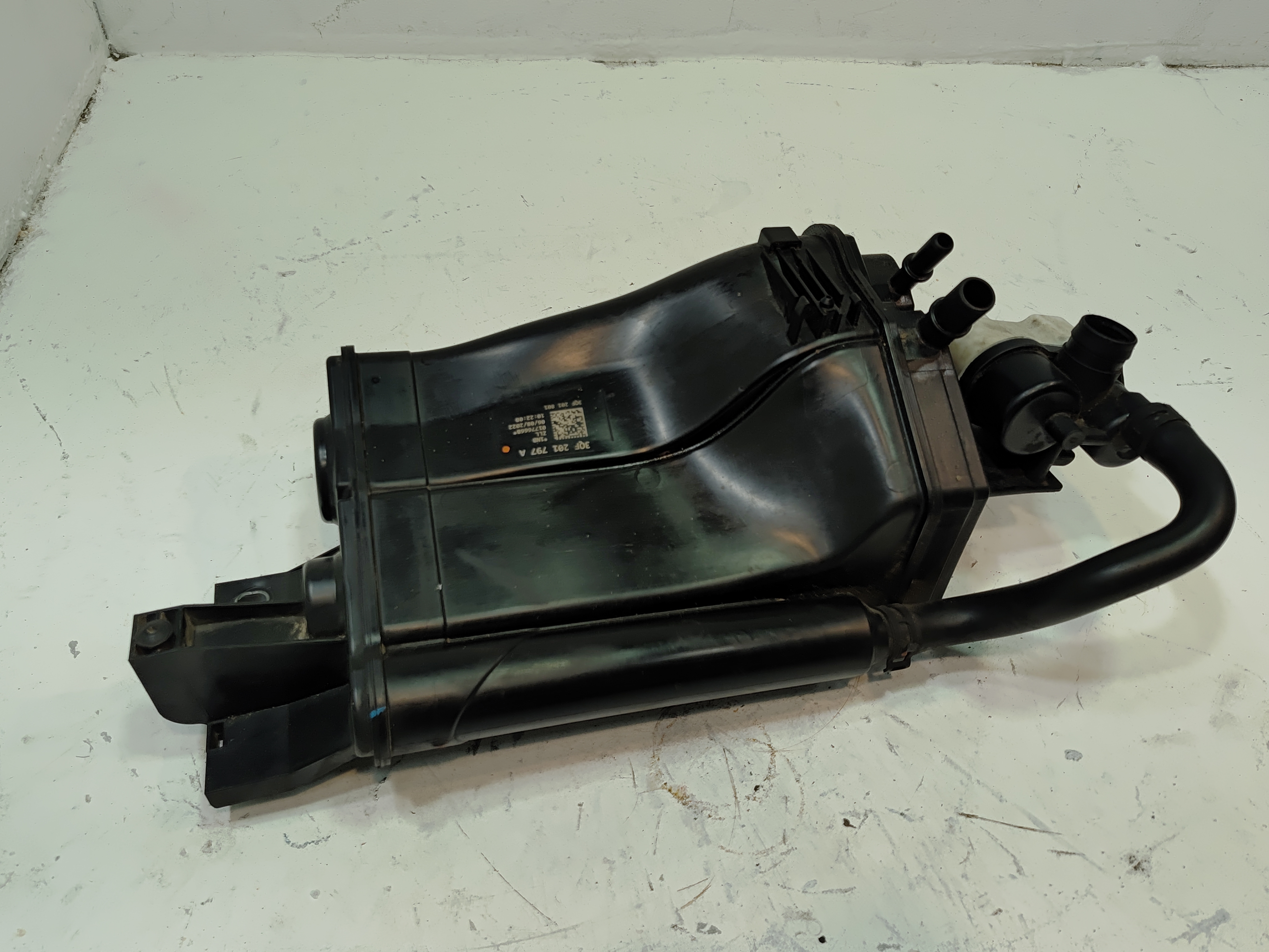 2018-2021 Volkswagen Atlas Fuel Vapor Evaporator Charcoal Canister OEM