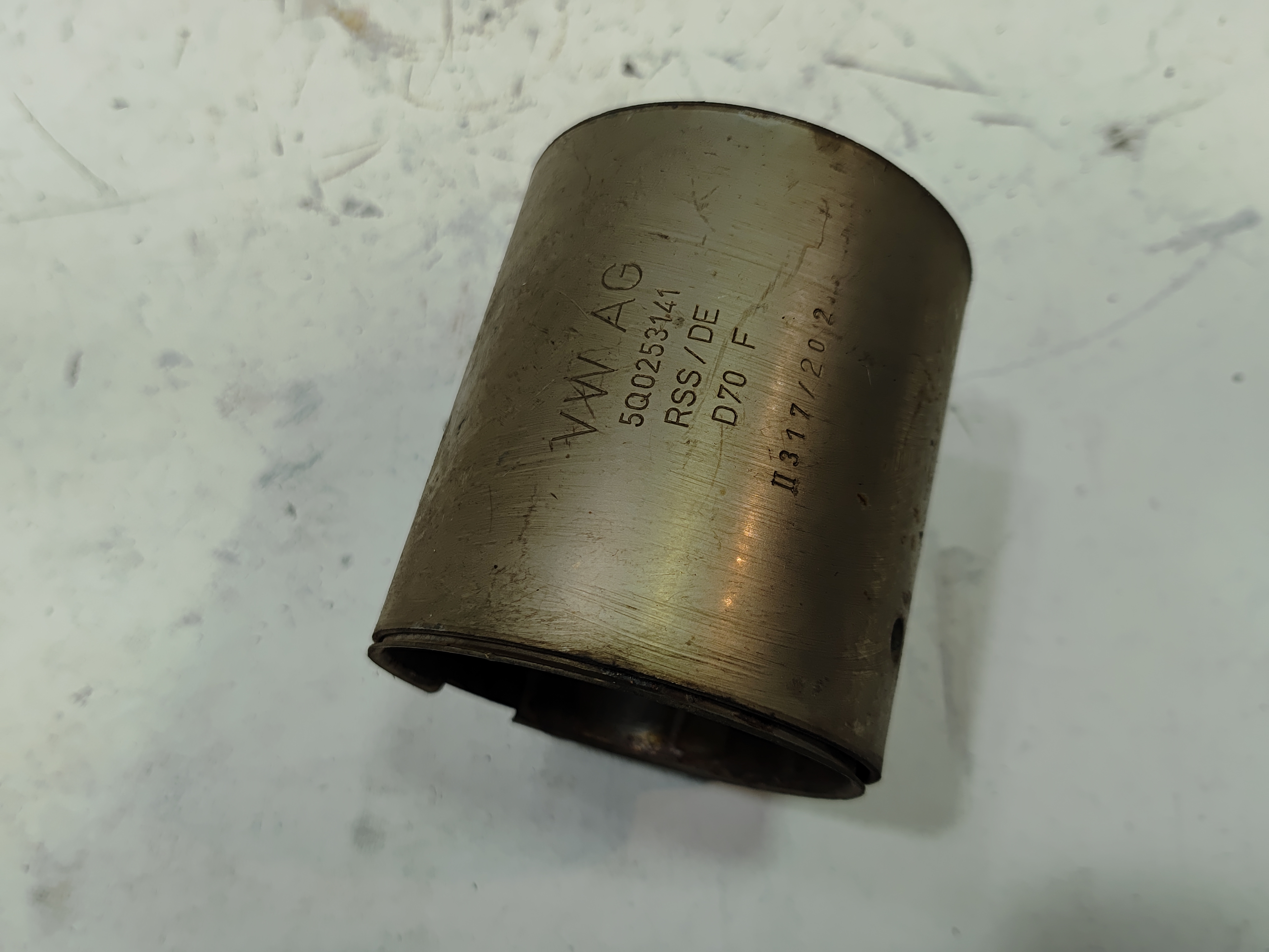 2018-2023 VOLKSWAGEN ATLAS 3.6L REAR EXHAUST MUFFLER CLAMP OEM