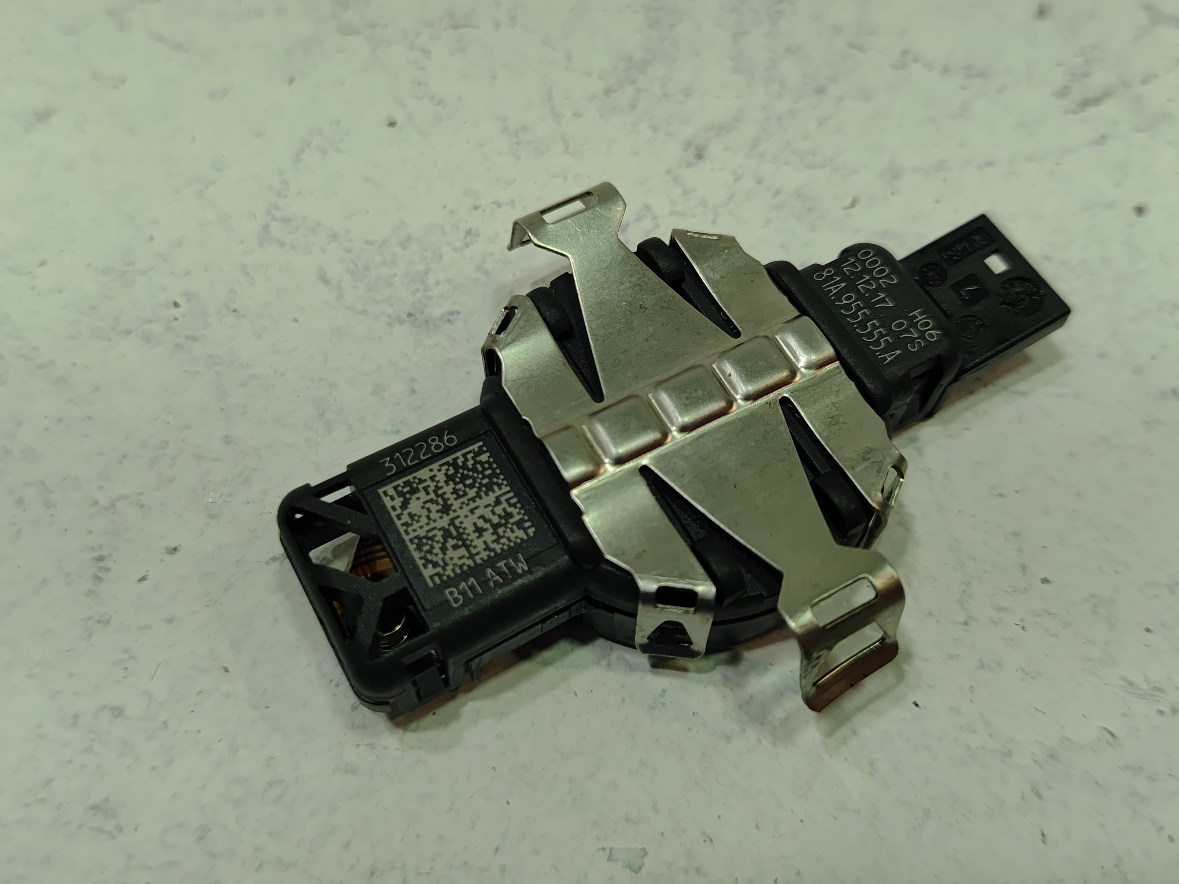 2018 - 2024 AUDI S5 WINDSHIELD RAIN HUMIDITY SUNLOAD SENSOR OEM
