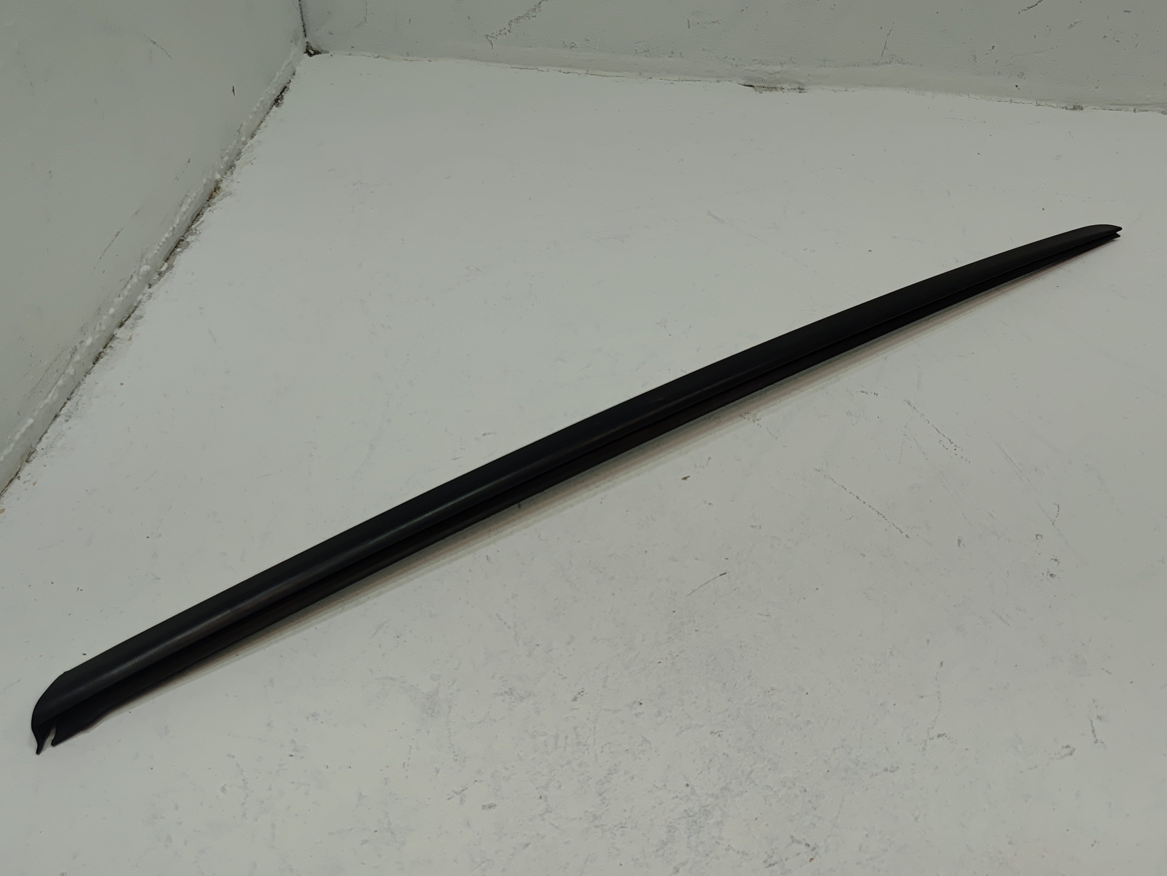 2018-2024 AUDI S5 SPORTBACK FRONT WINDSHIELD RIGHT MOLDING OEM