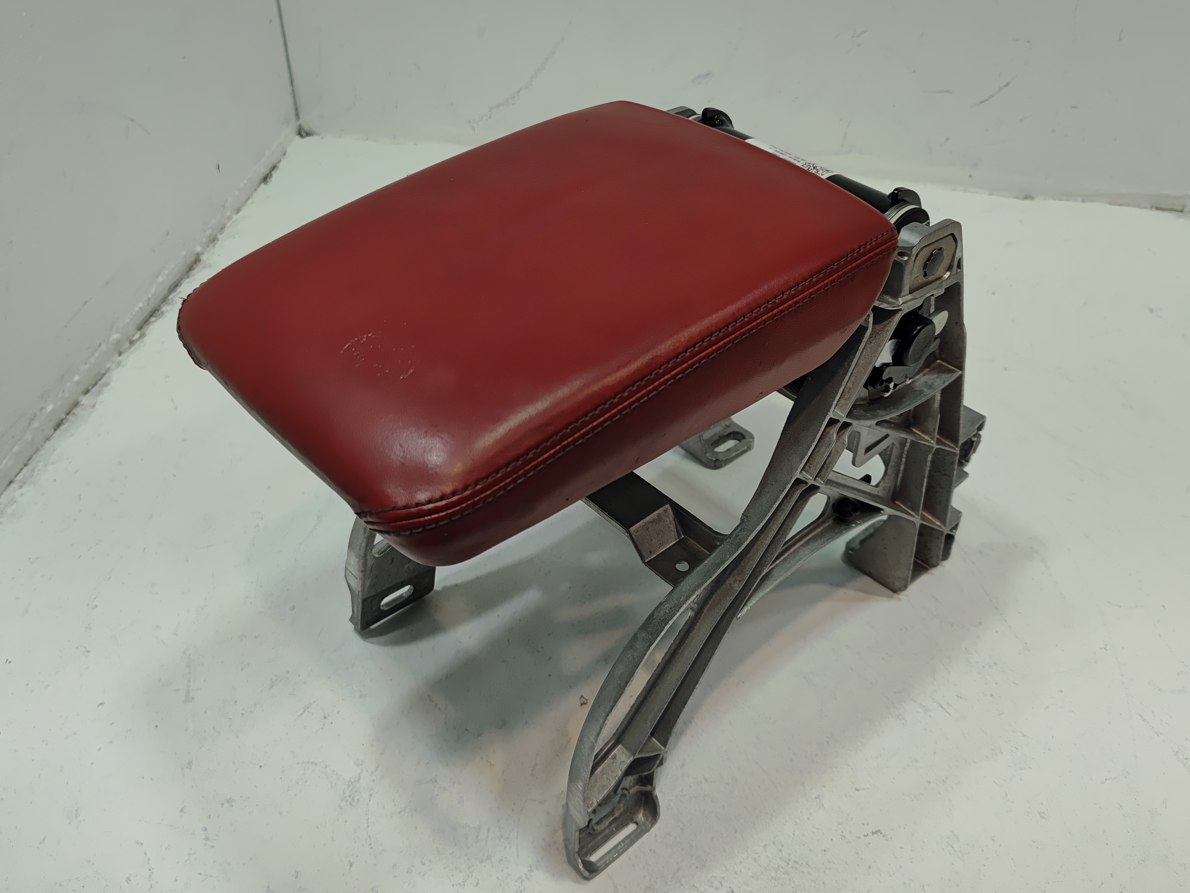 2018-2022 AUDI S5 SPORTBACK FRONT CENTER CONSOLE ARMREST LID RED W/MOUNT OEM