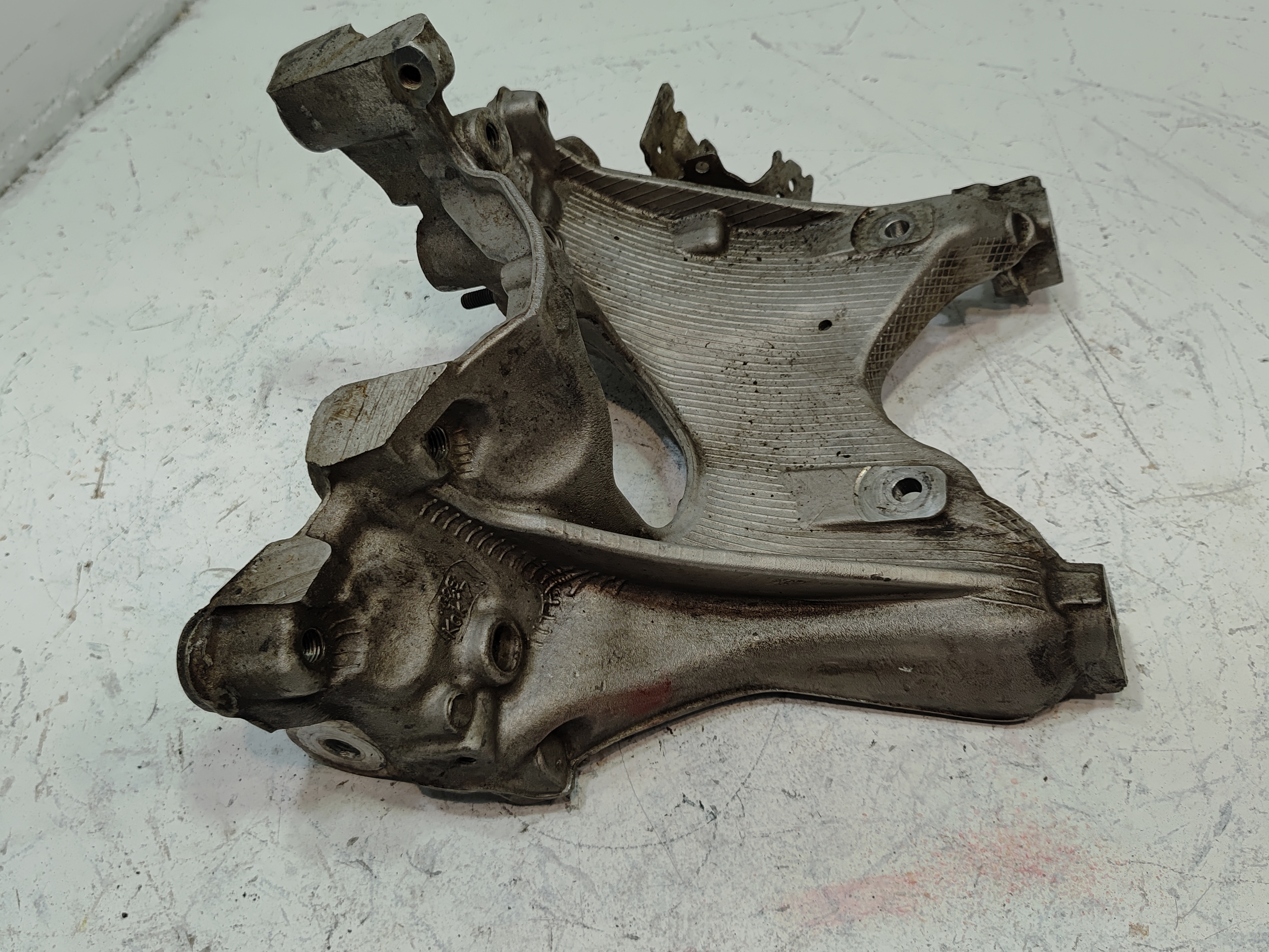 2018-2024 AUDI S5 SPORTBACK FRONT SUBFRAME RIGHT SIDE MOUNT SUPPORT BRACKET OEM