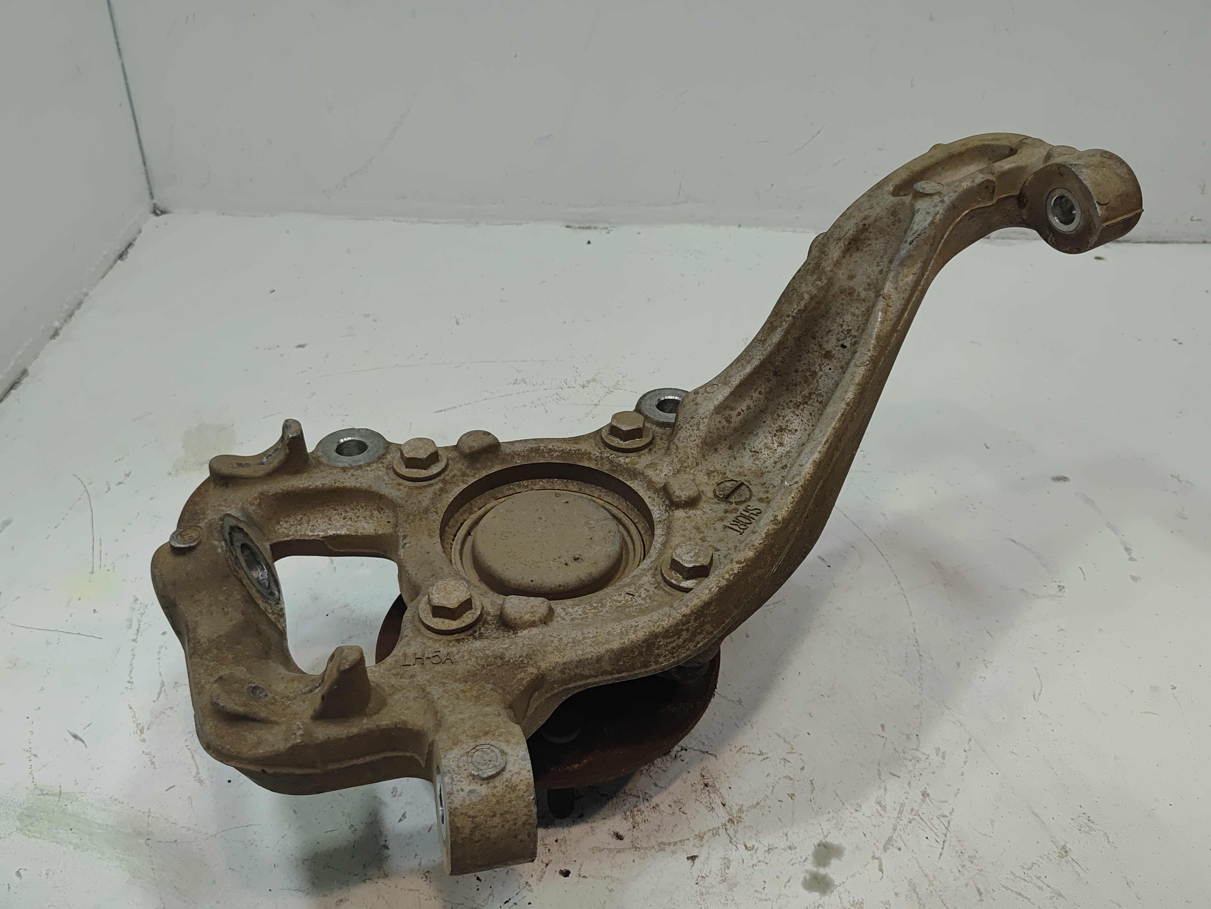 2018-2020 Ford F-150 Front Left Driver Side Spindle Knuckle Hub OEM