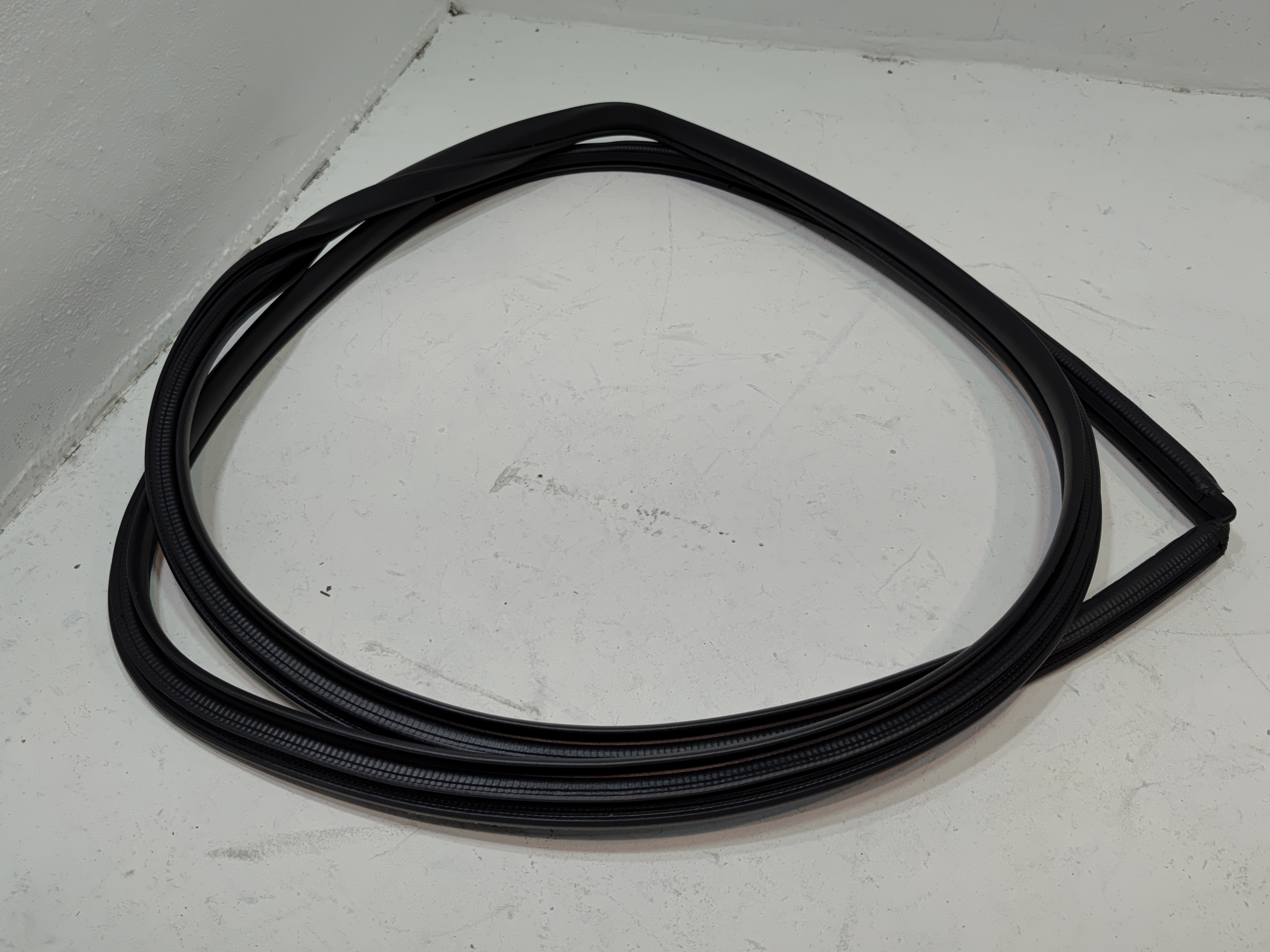 TOYOTA CAMRY FRONT LEFT DRIVER SIDE DOOR BODY WEATHERSTRIP SEAL 2018-2024 OEM