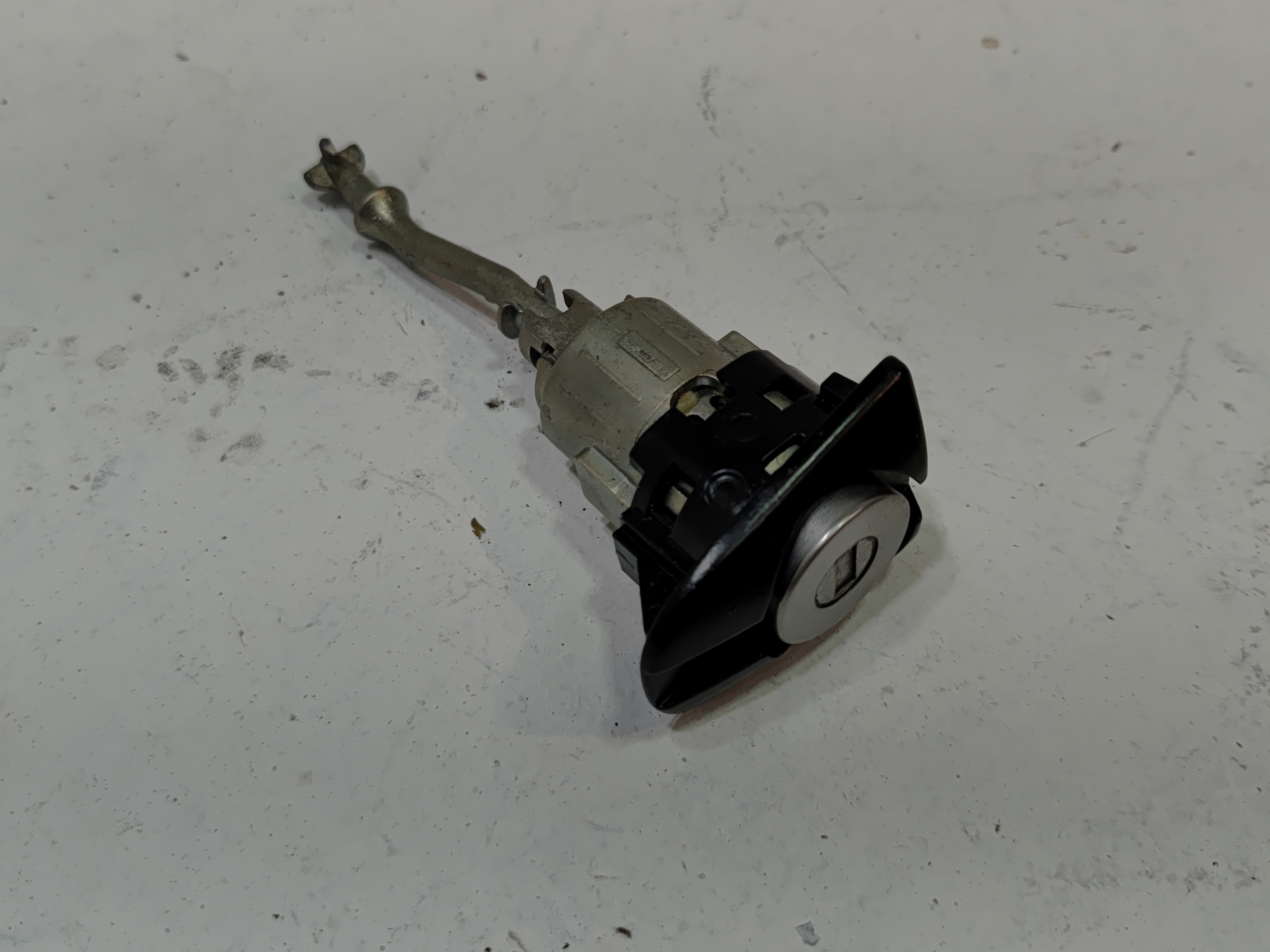 TOYOTA CAMRY FRONT LEFT DRIVER SIDE DOOR LOCK CYLINDER HANDLE 2018 - 2024 OEM